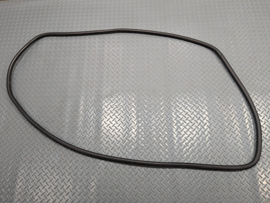 04 - 06 OEM PORSCHE CAYENNE V6 FRONT RIGHT SIDE DOOR SEAL WEATHERSTRIP RUBBER