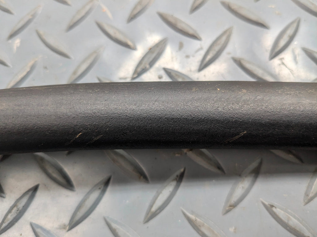 04 - 06 OEM PORSCHE CAYENNE V6 FRONT RIGHT SIDE DOOR SEAL WEATHERSTRIP RUBBER