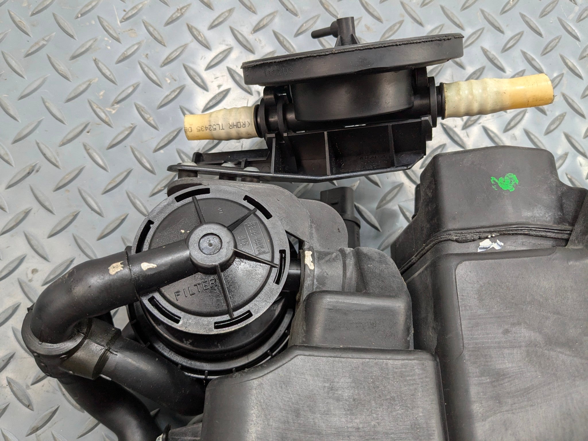 2004 - 2006 OEM PORSCHE CAYENNE V6 FUEL VAPOR EVAPORATOR CHARCOAL CANISTER