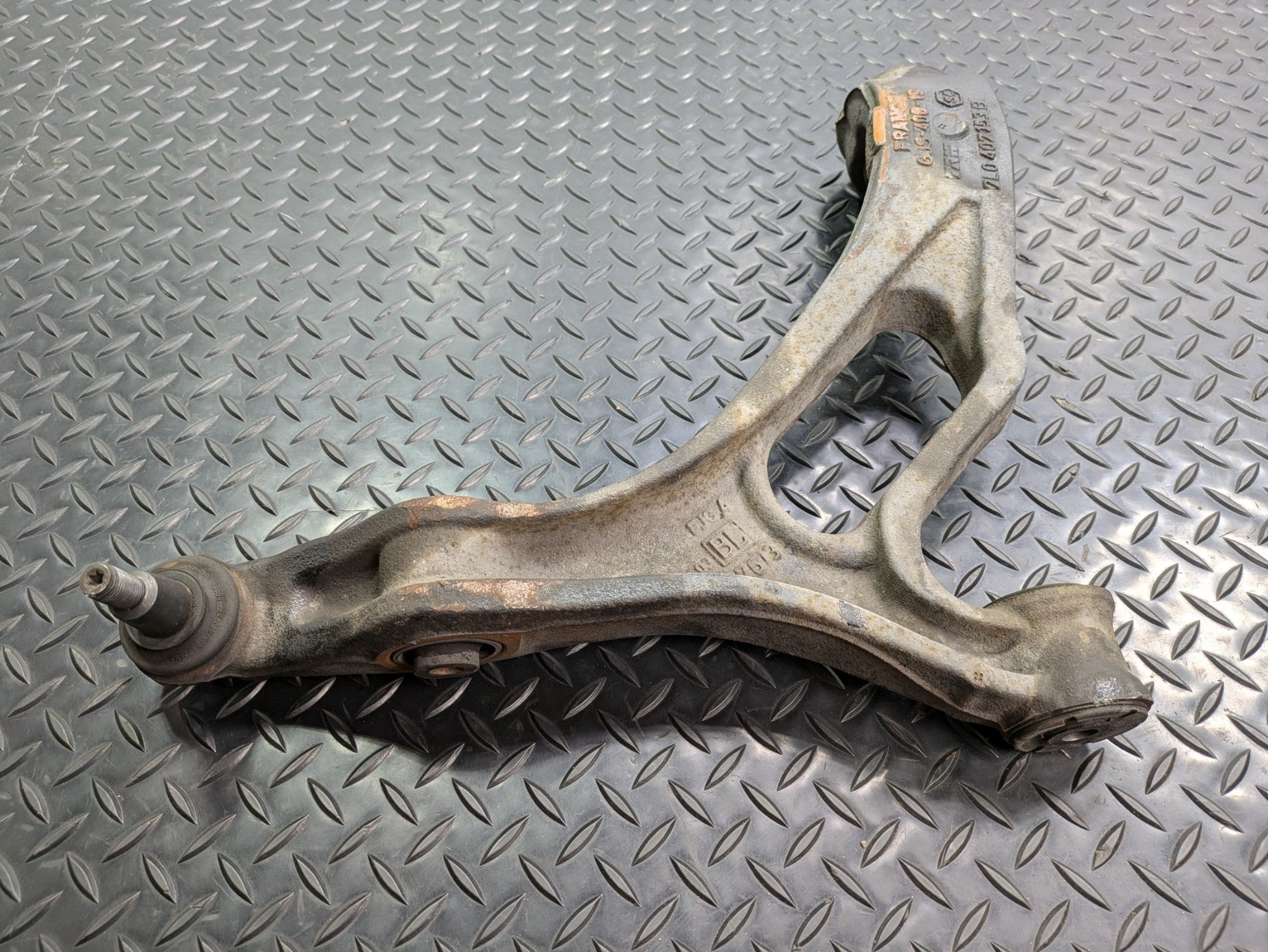 2004 - 2006 OEM PORSCHE CAYENNE V6 FRONT LEFT DRIVER SIDE LOWER CONTROL ARM