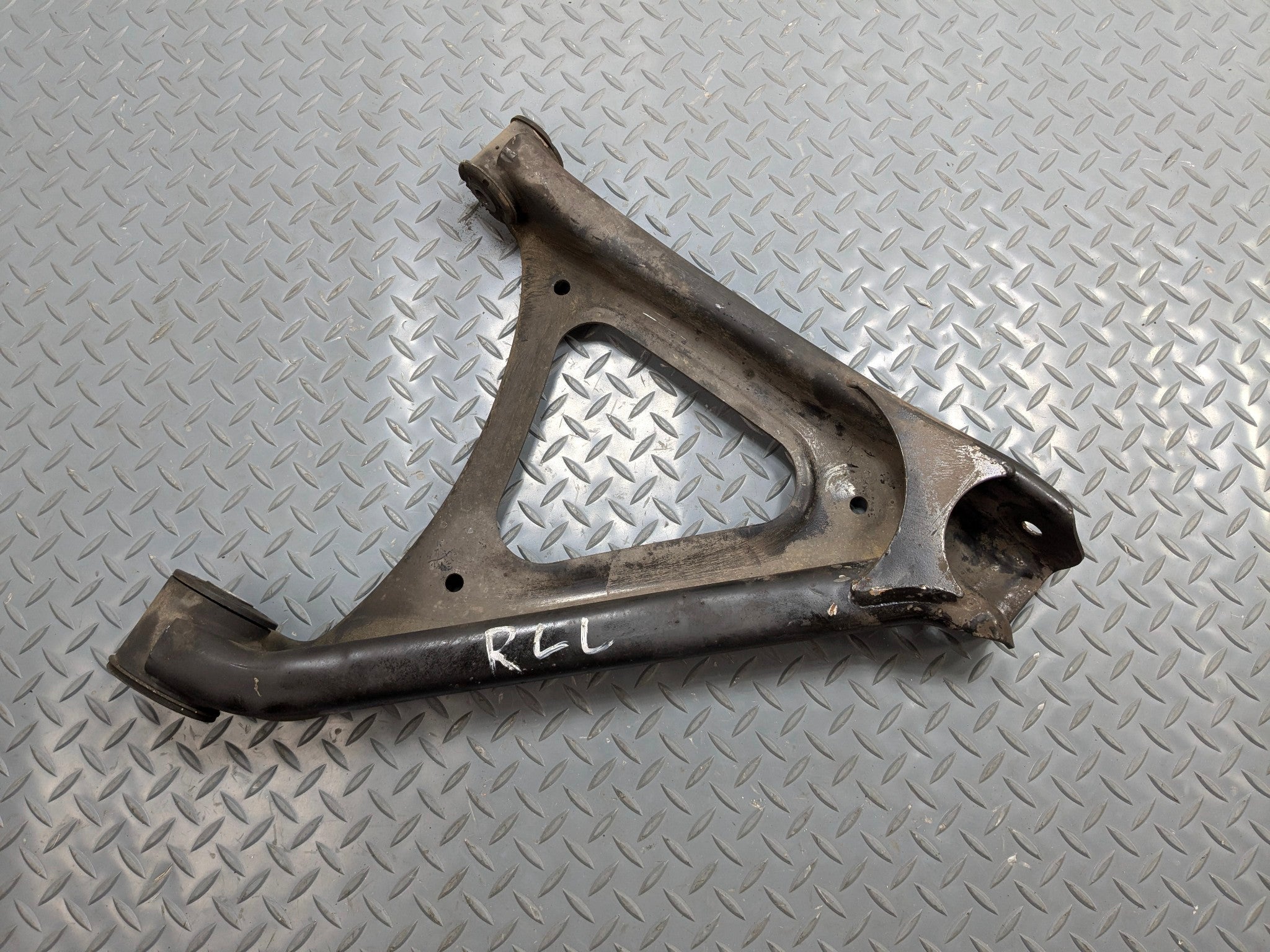 2004 - 2006 OEM PORSCHE CAYENNE V6 REAR LEFT SIDE LOWER CONTROL ARM