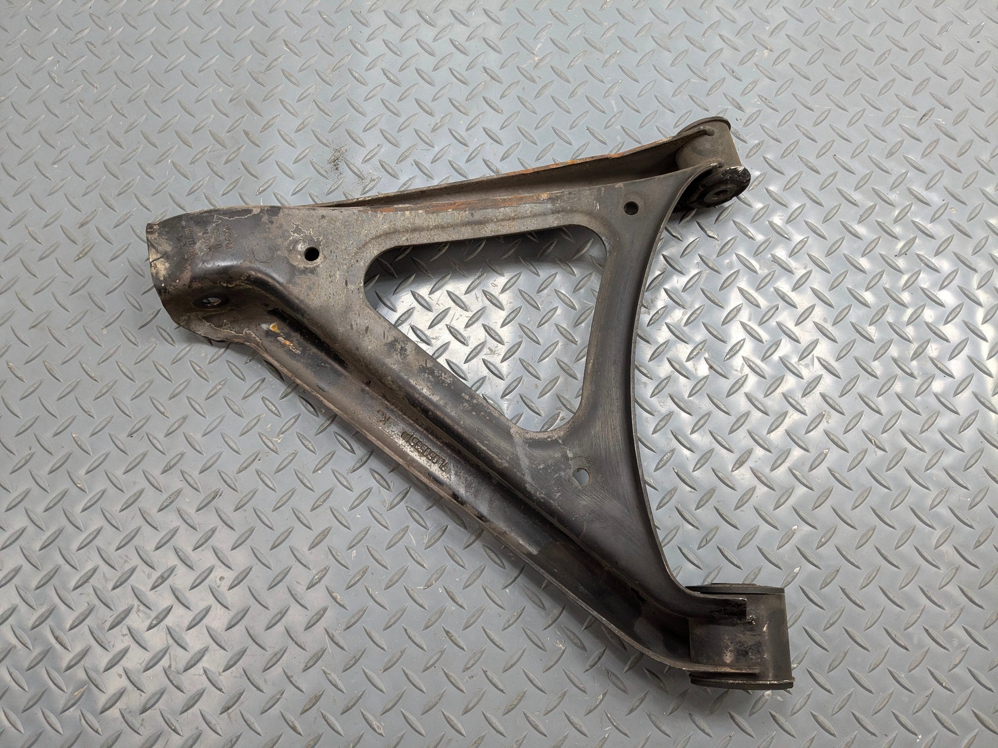 2004 - 2006 OEM PORSCHE CAYENNE V6 REAR RIGHT SIDE LOWER CONTROL ARM