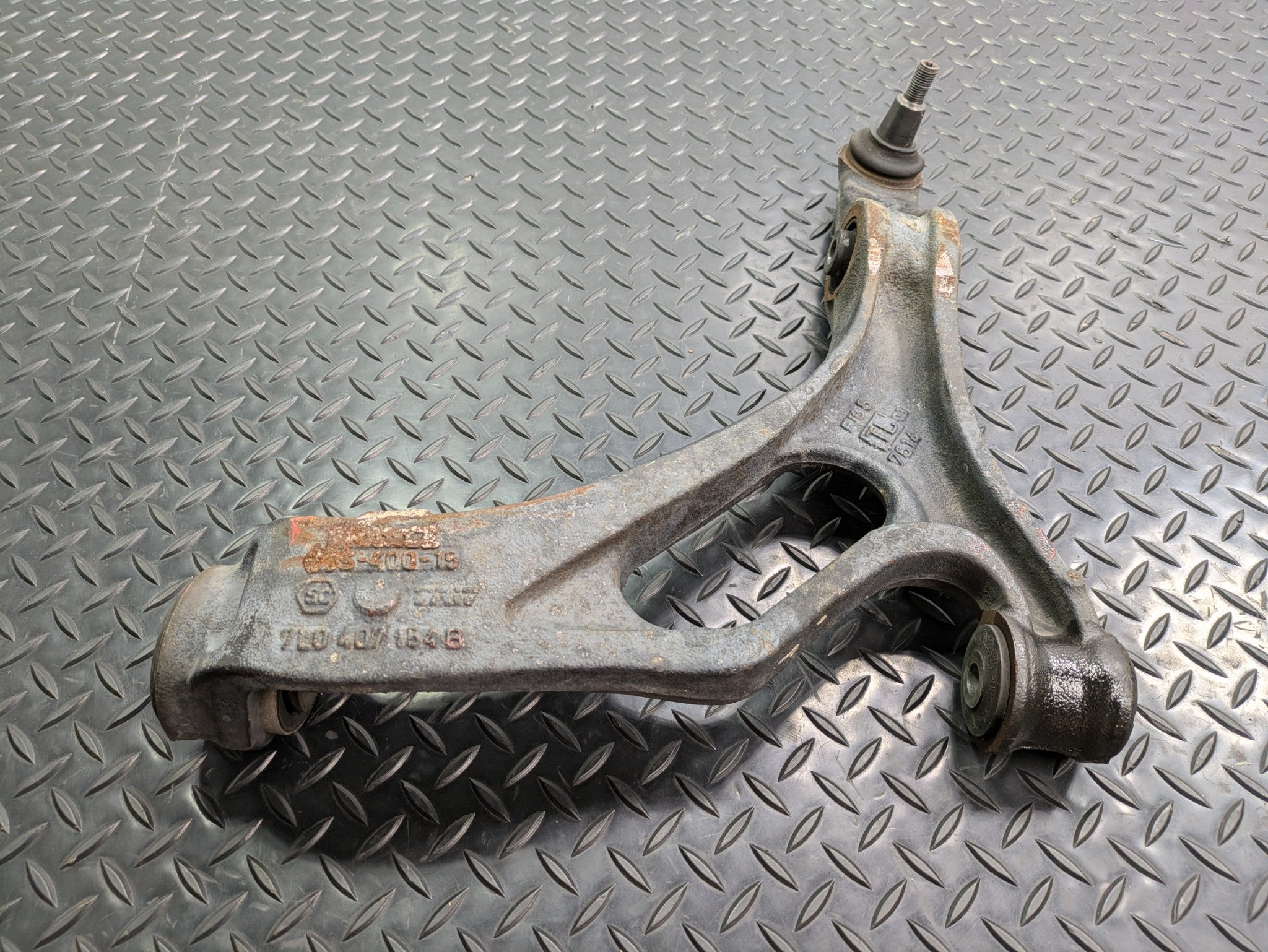 2004 - 2006 OEM PORSCHE CAYENNE V6 FRONT RIGHT PASSENGER SIDE LOWER CONTROL ARM