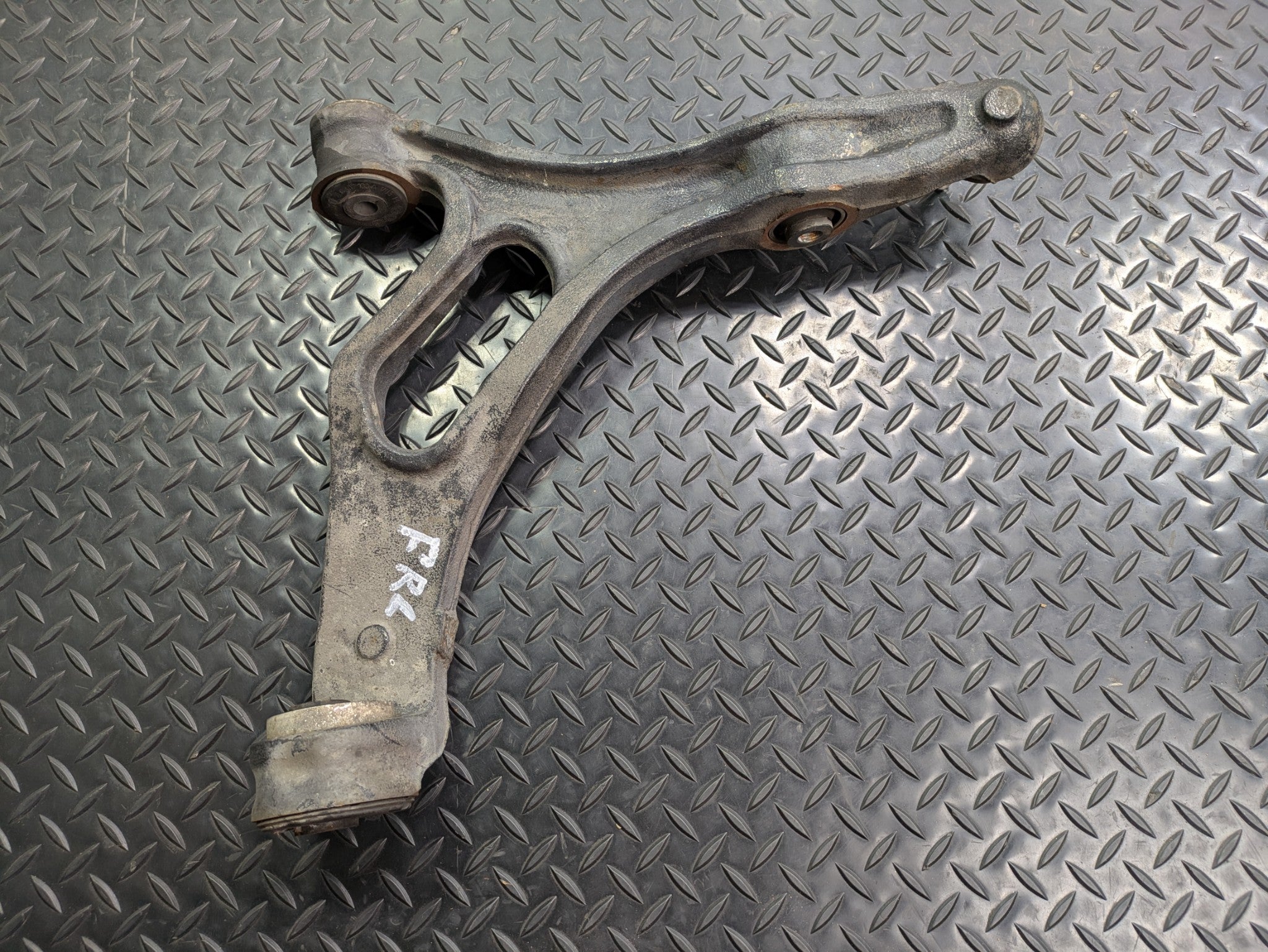 2004 - 2006 OEM PORSCHE CAYENNE V6 FRONT RIGHT PASSENGER SIDE LOWER CONTROL ARM