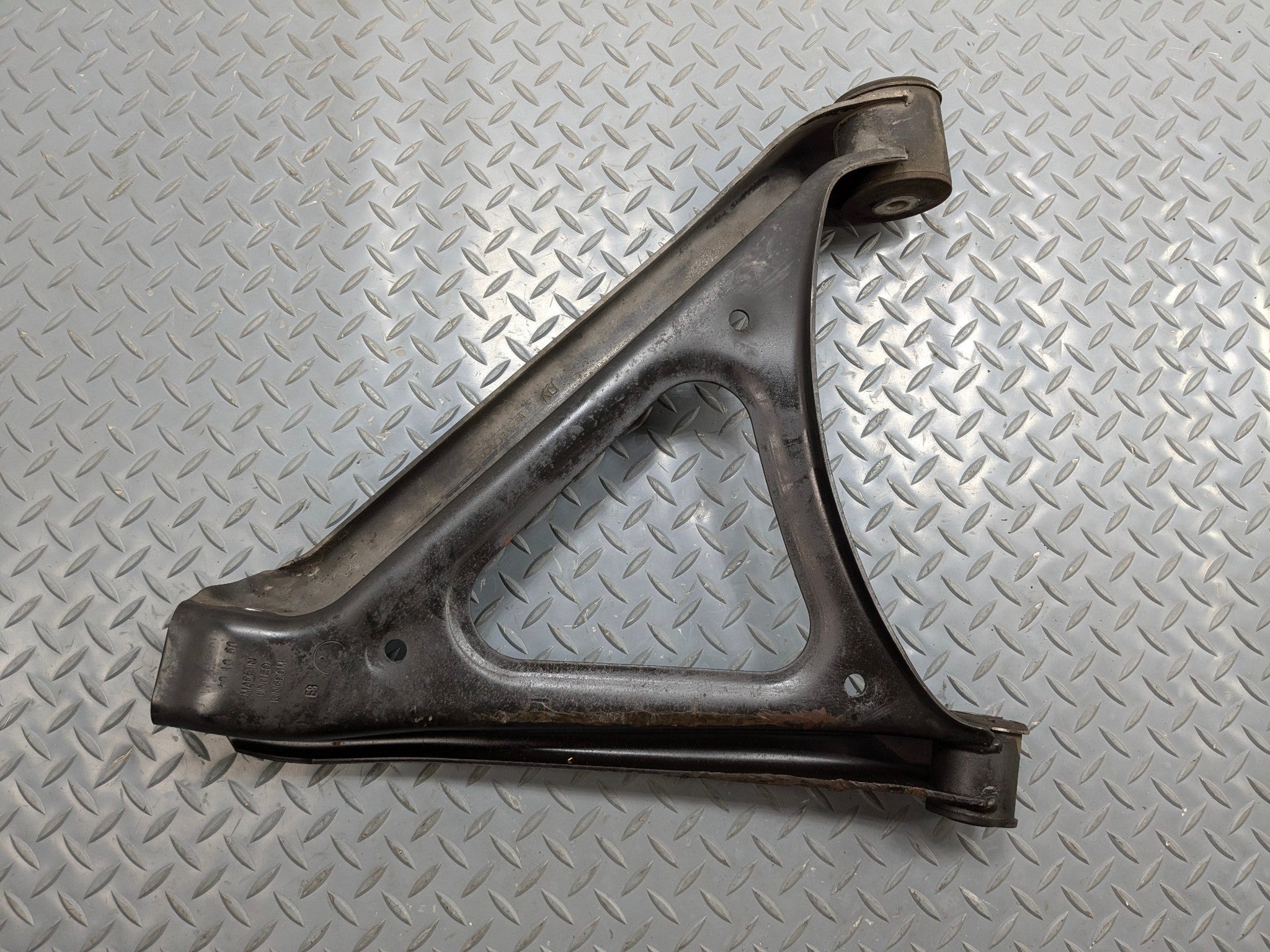 2004 - 2006 OEM PORSCHE CAYENNE V6 REAR RIGHT SIDE LOWER CONTROL ARM