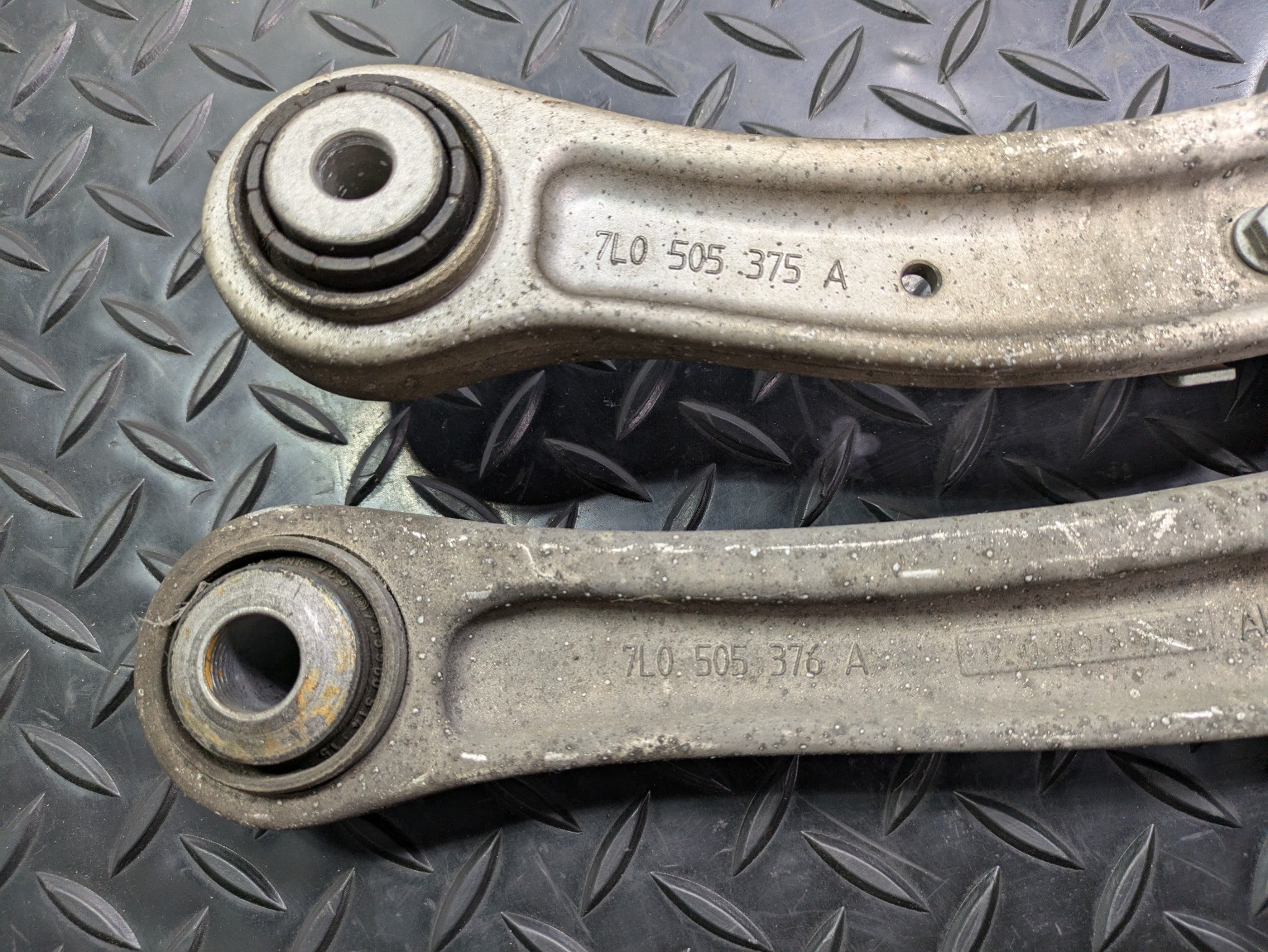 2004 - 2006 OEM PORSCHE CAYENNE V6 REAR LEFT DRIVER  UPPER REARWARD CONTROL ARM
