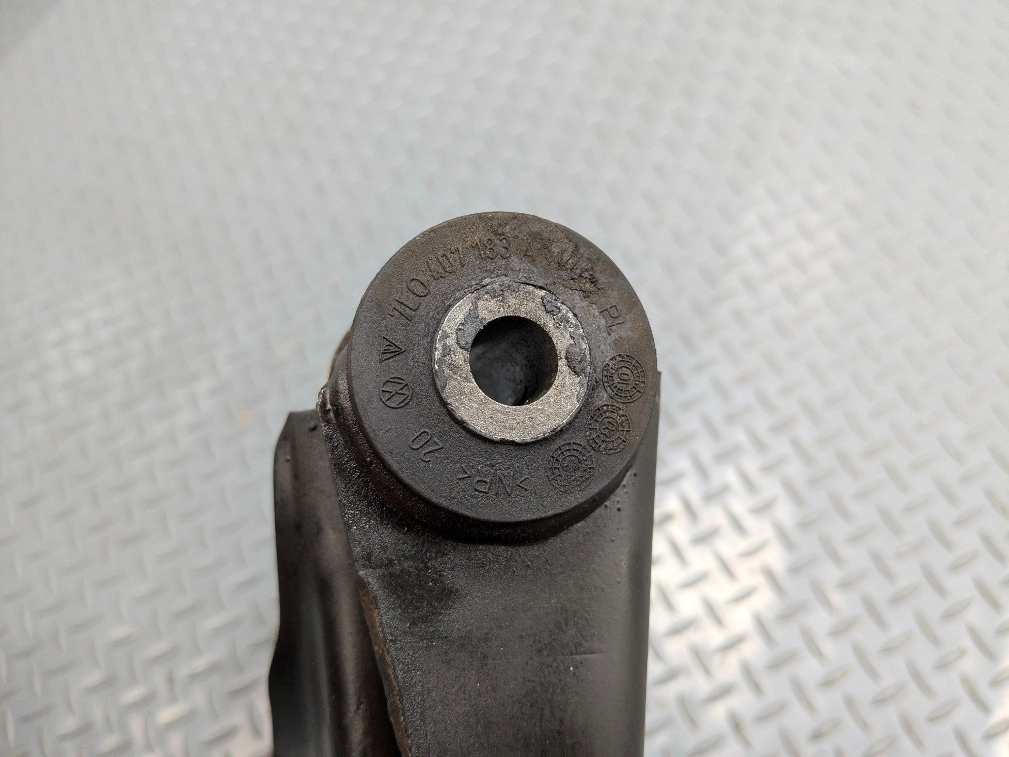 2004 - 2006 OEM PORSCHE CAYENNE V6 REAR LEFT SIDE LOWER CONTROL ARM