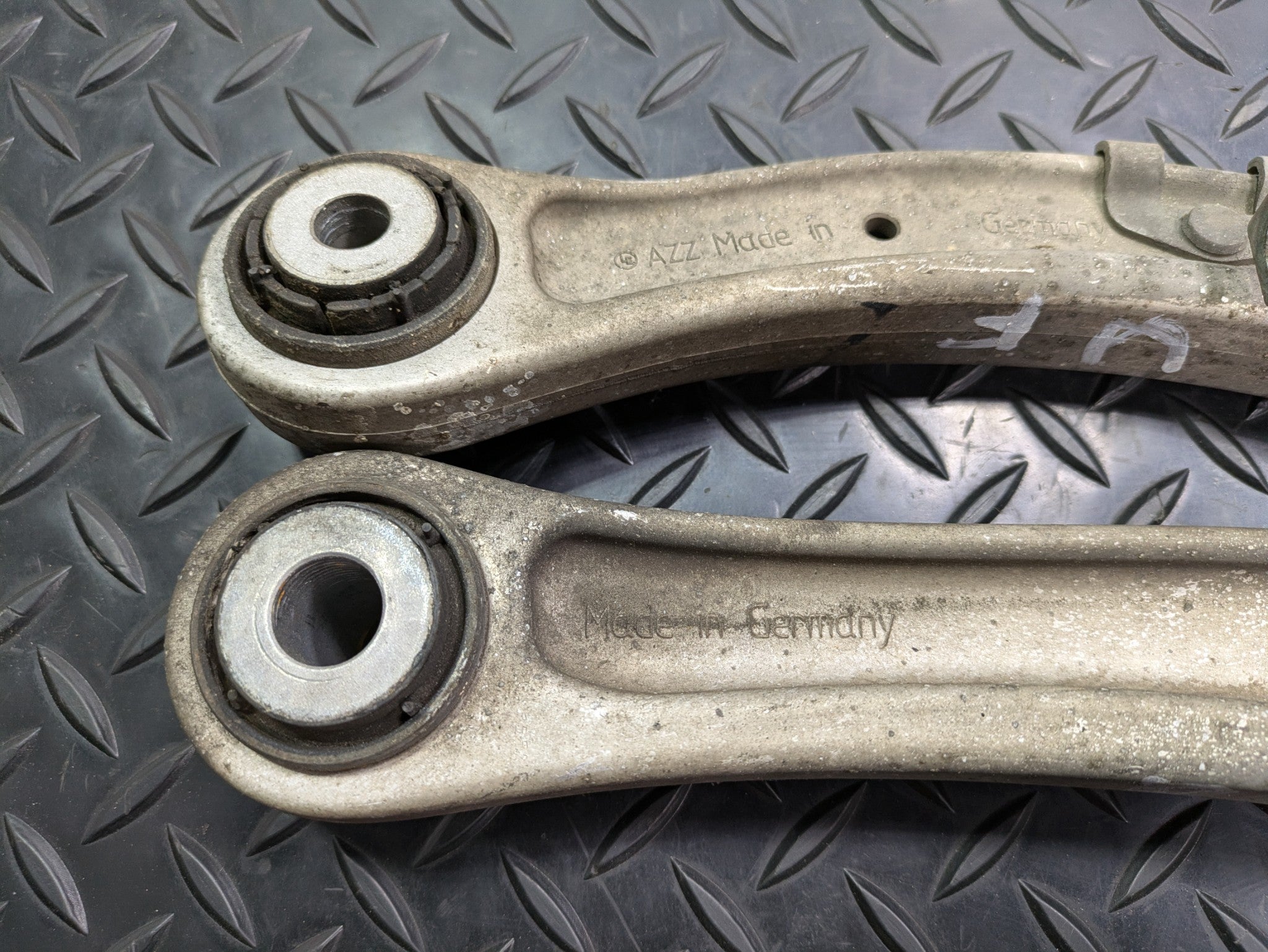 2004 - 2006 OEM PORSCHE CAYENNE V6 REAR LEFT DRIVER  UPPER REARWARD CONTROL ARM