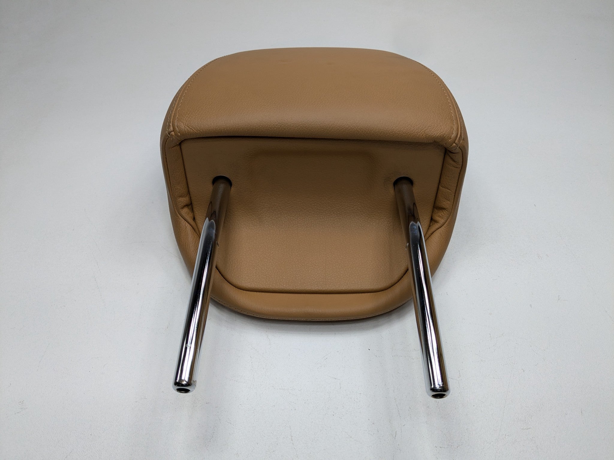 2004 - 2006 OEM PORSCHE CAYENNE V6 FRONT LEFT DRIVER SIDE SEAT HEADREST LEATHER