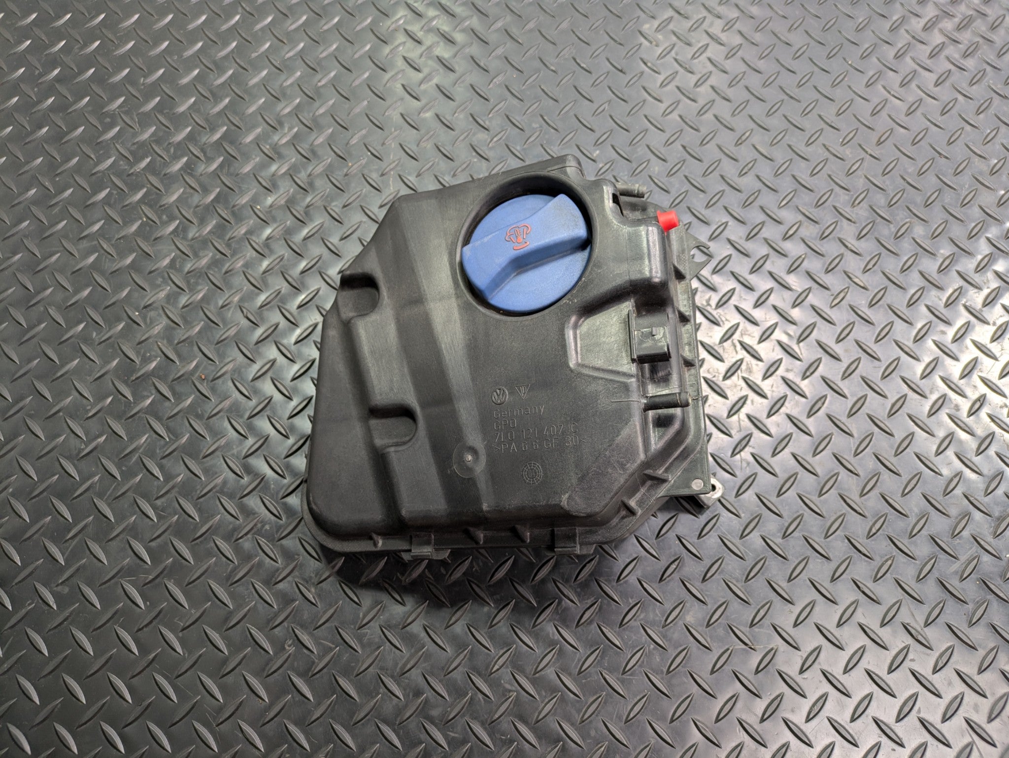 04 - 06 OEM PORSCHE CAYENNE V6 COOLANT OVERFLOW RESERVOIR RECOVERY TANK BOTTLE