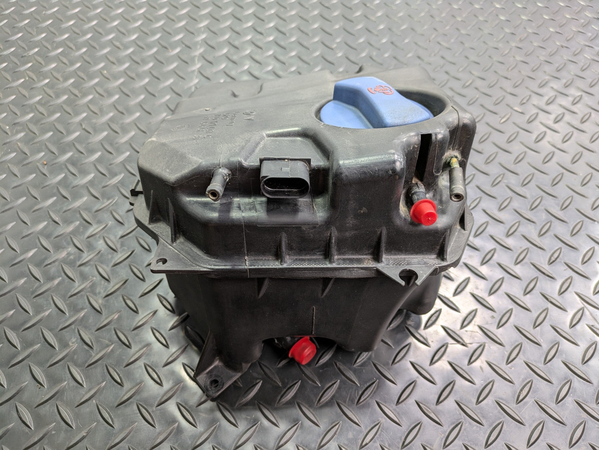 04 - 06 OEM PORSCHE CAYENNE V6 COOLANT OVERFLOW RESERVOIR RECOVERY TANK BOTTLE