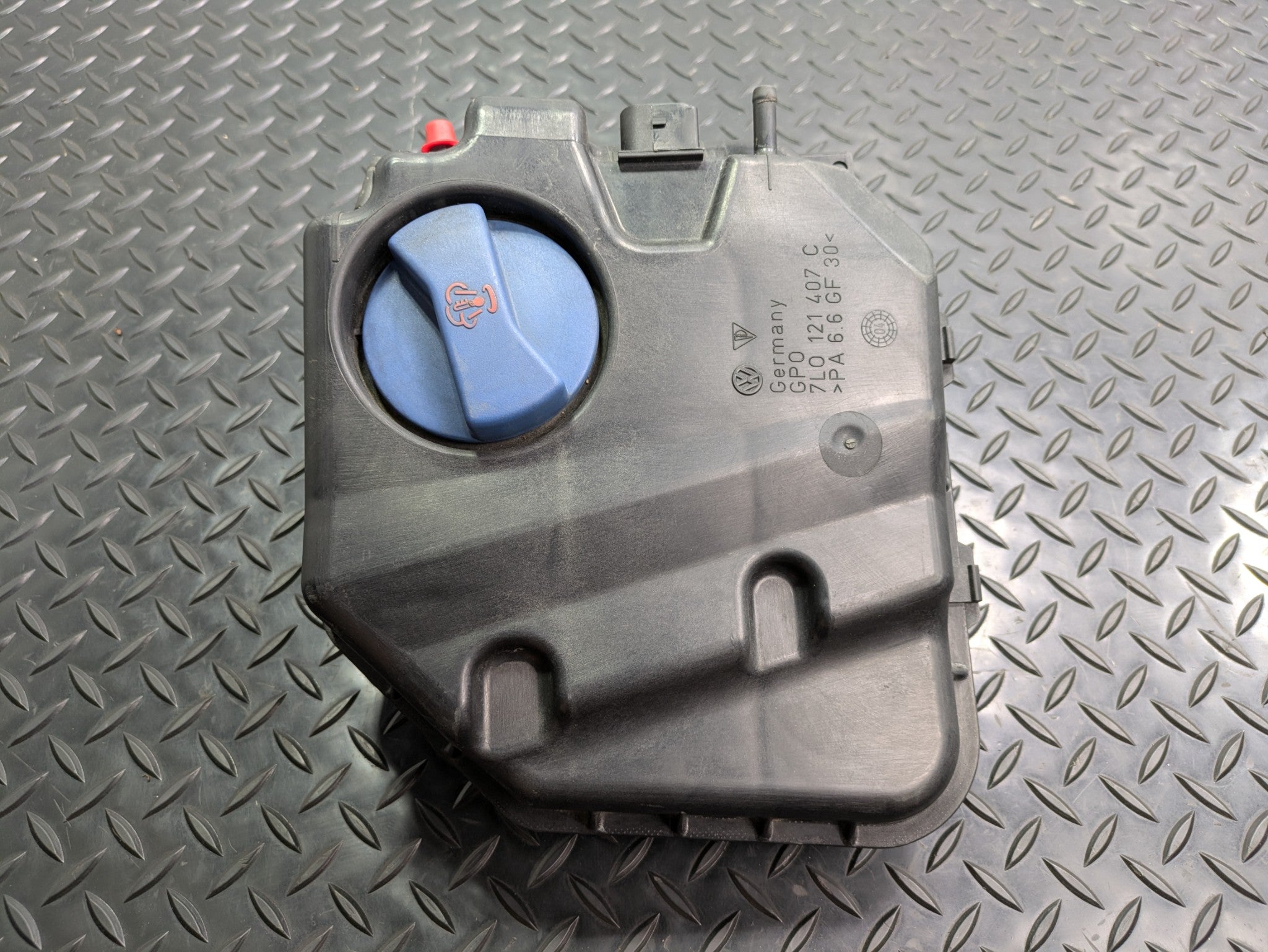04 - 06 OEM PORSCHE CAYENNE V6 COOLANT OVERFLOW RESERVOIR RECOVERY TANK BOTTLE