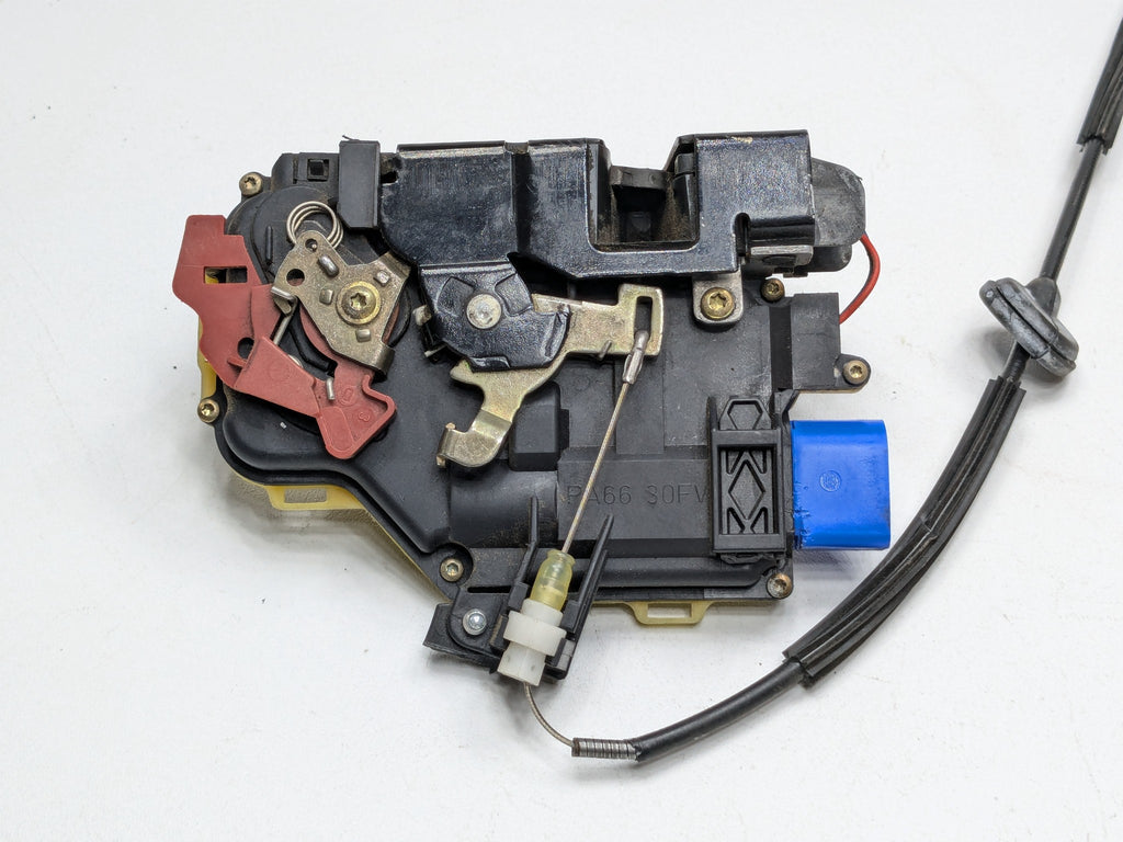 04 - 06 OEM PORSCHE CAYENNE V6 FRONT RIGHT SIDE DOOR LOCK LATCH ACTUATOR