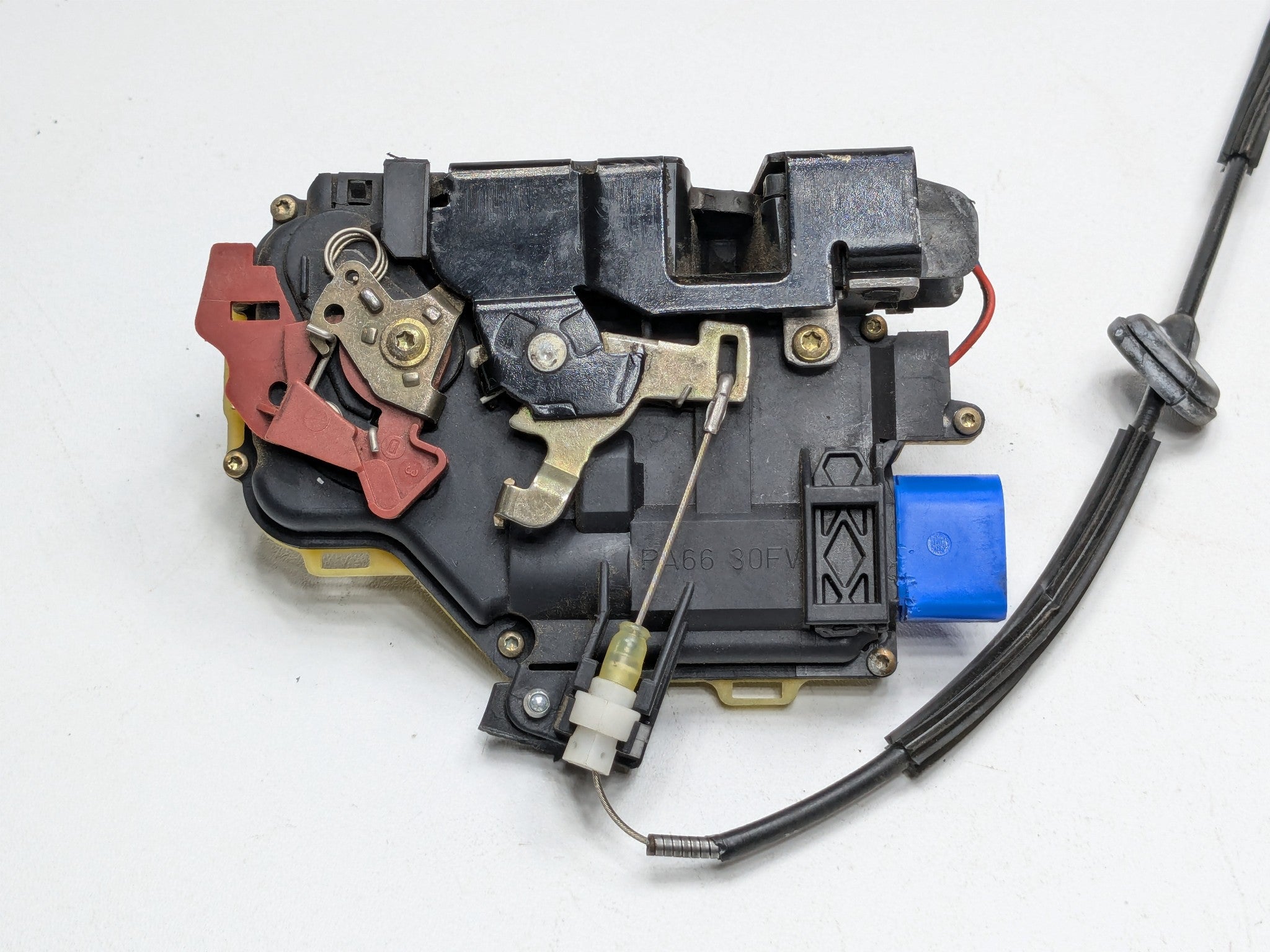 04 - 06 OEM PORSCHE CAYENNE V6 FRONT RIGHT SIDE DOOR LOCK LATCH ACTUATOR