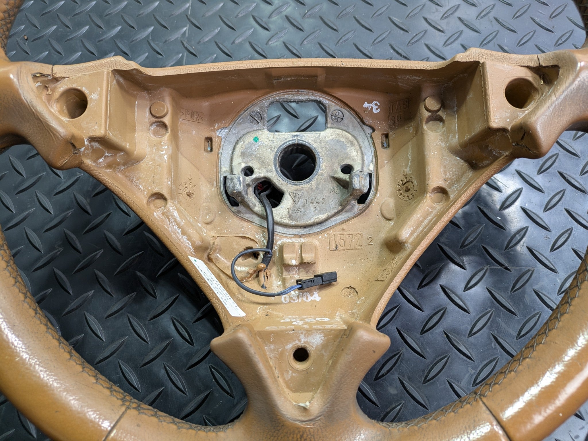 2004 - 2006 OEM PORSCHE CAYENNE V6 POWER STEERING WHEEL COLUMN LEATHER