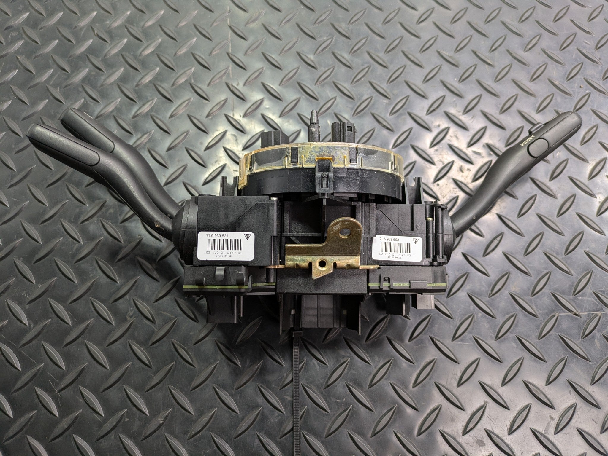 04 - 06 OEM PORSCHE CAYENNE V6 STEERING WHEEL COMBINATION SWITCH W/ CLOCK SPRING