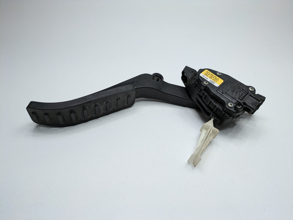 2004 - 2006 OEM PORSCHE CAYENNE V6 GAS PEDAL ACCELERATOR THROTTLE SENSOR