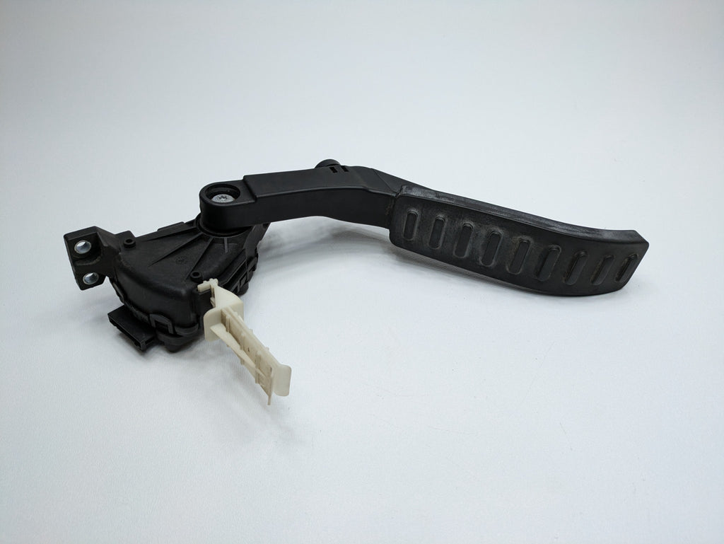 2004 - 2006 OEM PORSCHE CAYENNE V6 GAS PEDAL ACCELERATOR THROTTLE SENSOR