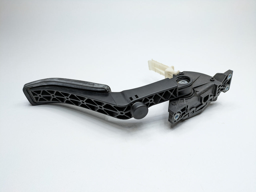 2004 - 2006 OEM PORSCHE CAYENNE V6 GAS PEDAL ACCELERATOR THROTTLE SENSOR