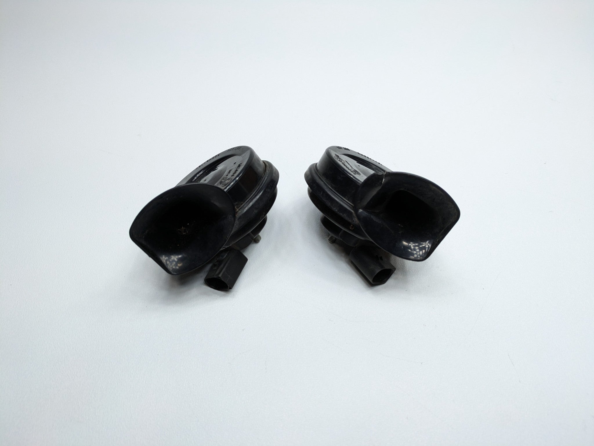 04 - 06 OEM PORSCHE CAYENNE V6 LOW HORN NOTE TONE PITCH ALARM SIREN SET