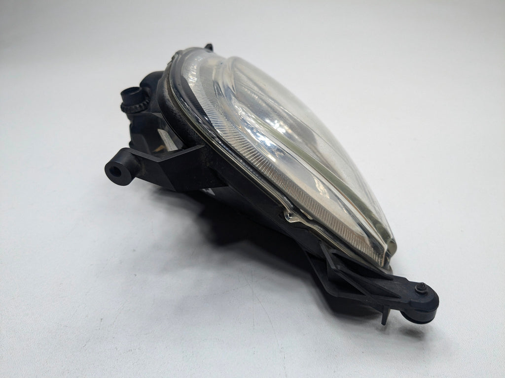 2004 - 2006 OEM PORSCHE CAYENNE V6 FRONT RIGHT PASSENGER SIDE FOG LIGHT ASSEMBLY