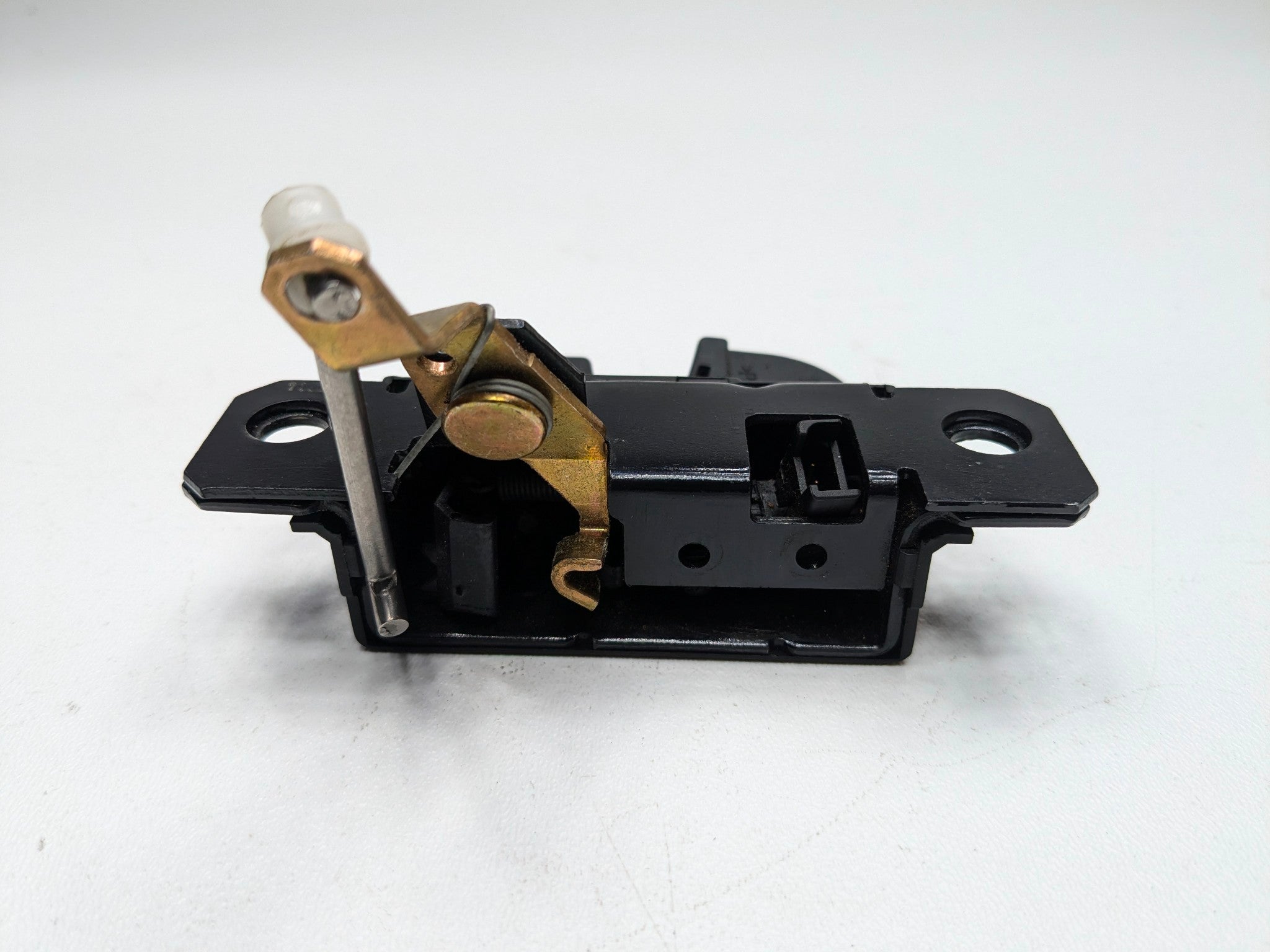 2004 - 2006 OEM PORSCHE CAYENNE V6 REAR TRUNK LIFTGATE LID LATCH LOCK