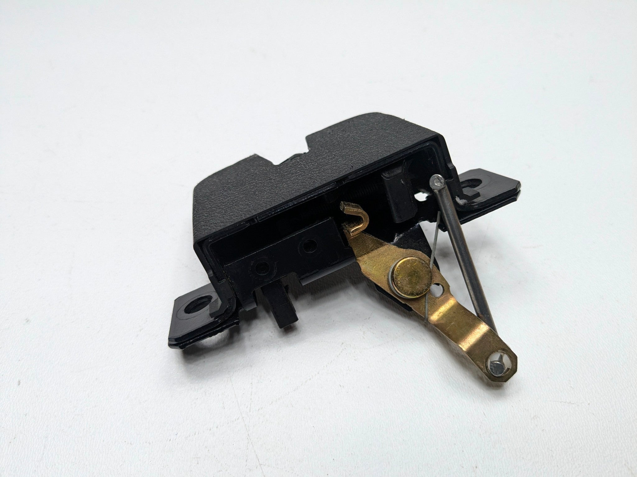 2004 - 2006 OEM PORSCHE CAYENNE V6 REAR TRUNK LIFTGATE LID LATCH LOCK