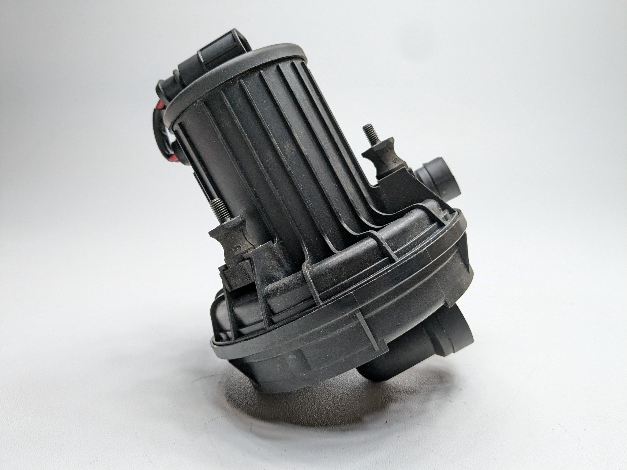 2004 - 2006 OEM PORSCHE CAYENNE V6 SMOG SECONDARY AIR INJECTION PUMP