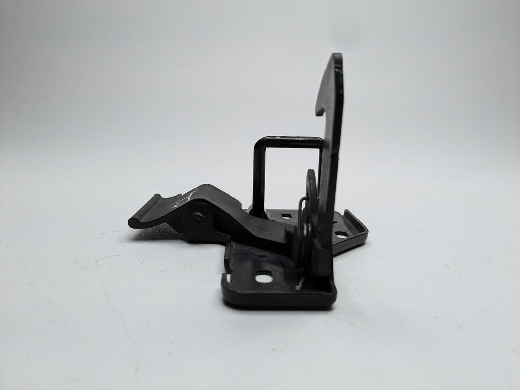 04 - 06 OEM PORSCHE CAYENNE V6 FRONT HOOD BONNET LATCH SAFETY CATCH HOOK PLATE