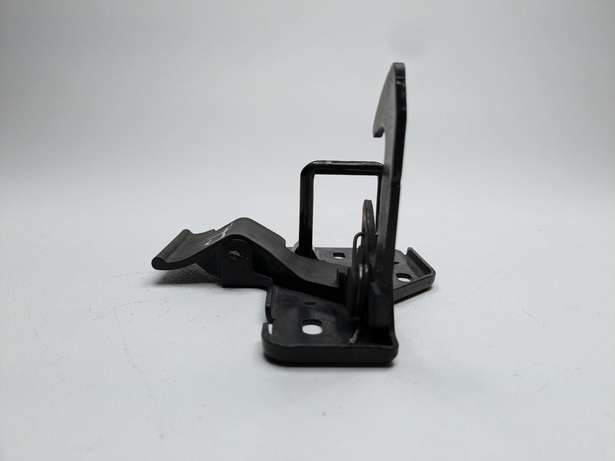 04 - 06 OEM PORSCHE CAYENNE V6 FRONT HOOD BONNET LATCH SAFETY CATCH HOOK PLATE