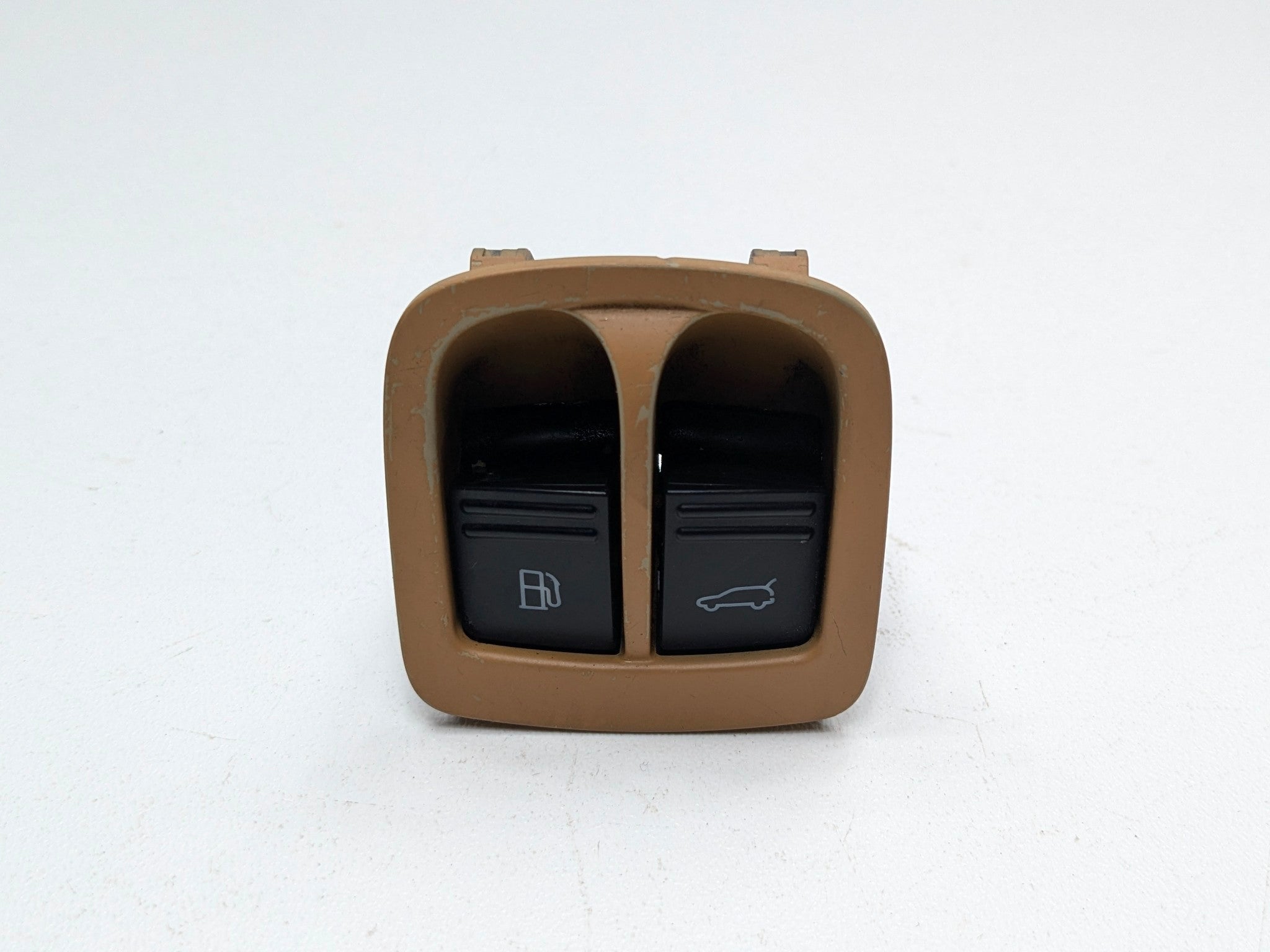 04 - 06 OEM PORSCHE CAYENNE V6 FUEL AND LIFTGATE RELEASE CONTROL SWITCH ASSEMBLY