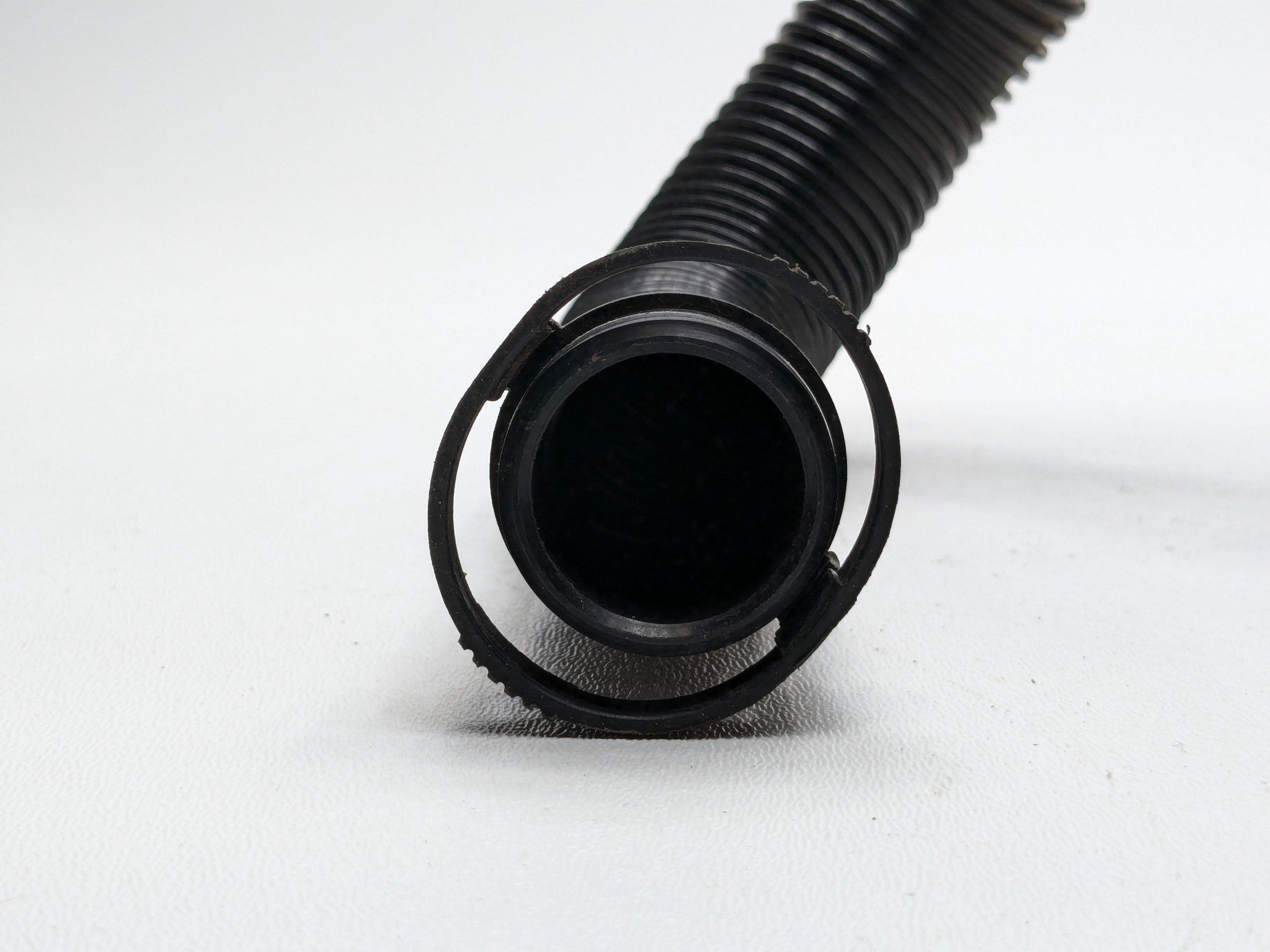 2004 - 2006 OEM PORSCHE CAYENNE V6 PETROL VENTILATION BREATHER HOSE PIPE