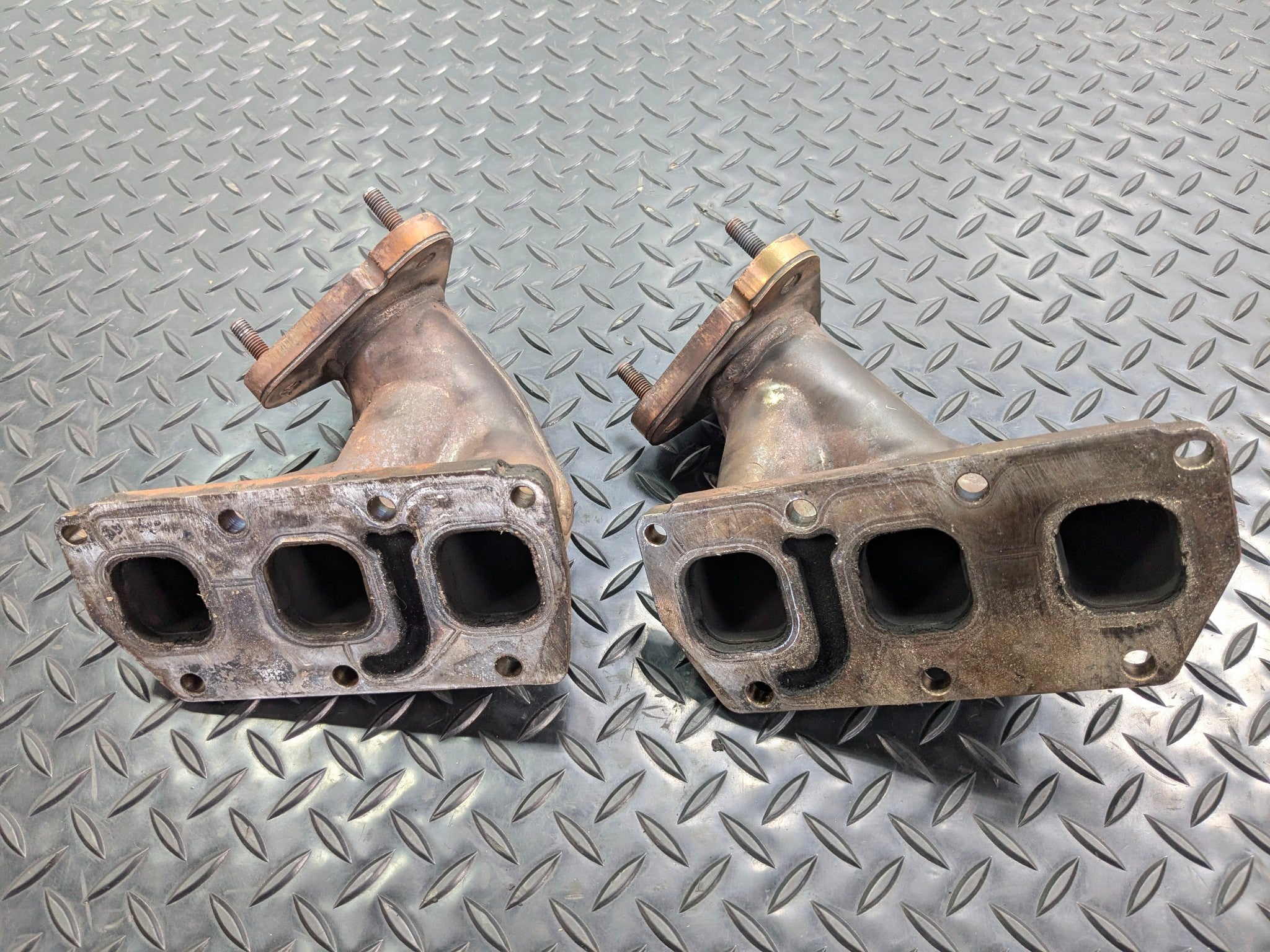 2004 - 2006 OEM PORSCHE CAYENNE V6 FRONT LEFT AND RIGHT SIDE EXHAUST MANIFOLD