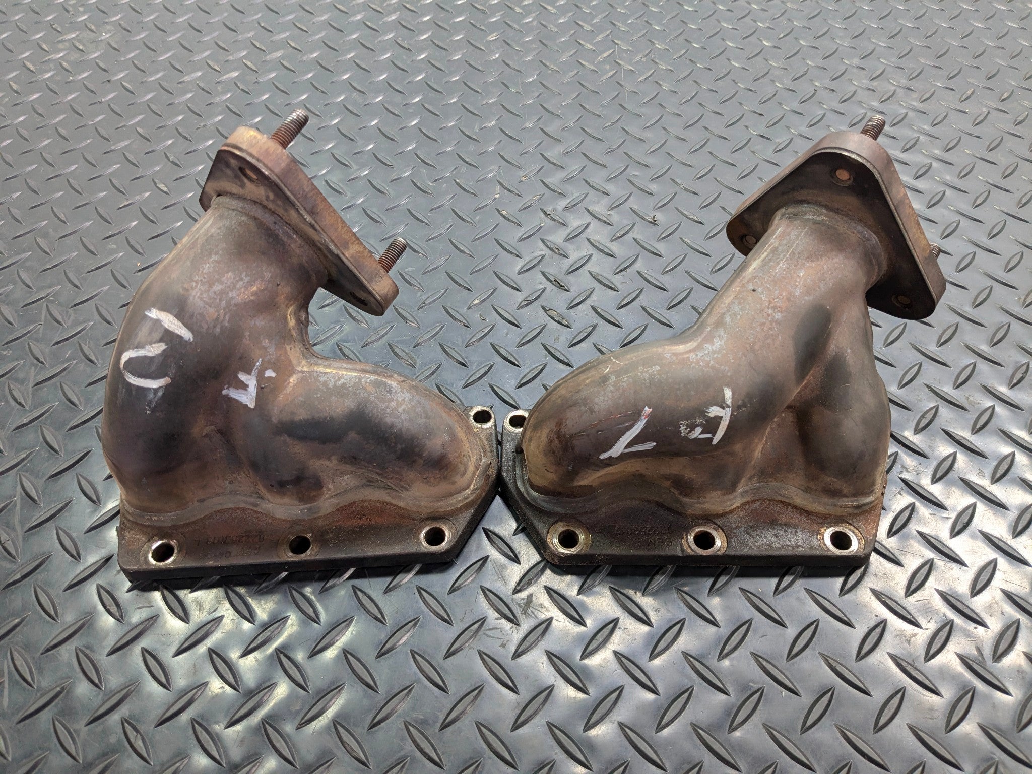 2004 - 2006 OEM PORSCHE CAYENNE V6 FRONT LEFT AND RIGHT SIDE EXHAUST MANIFOLD