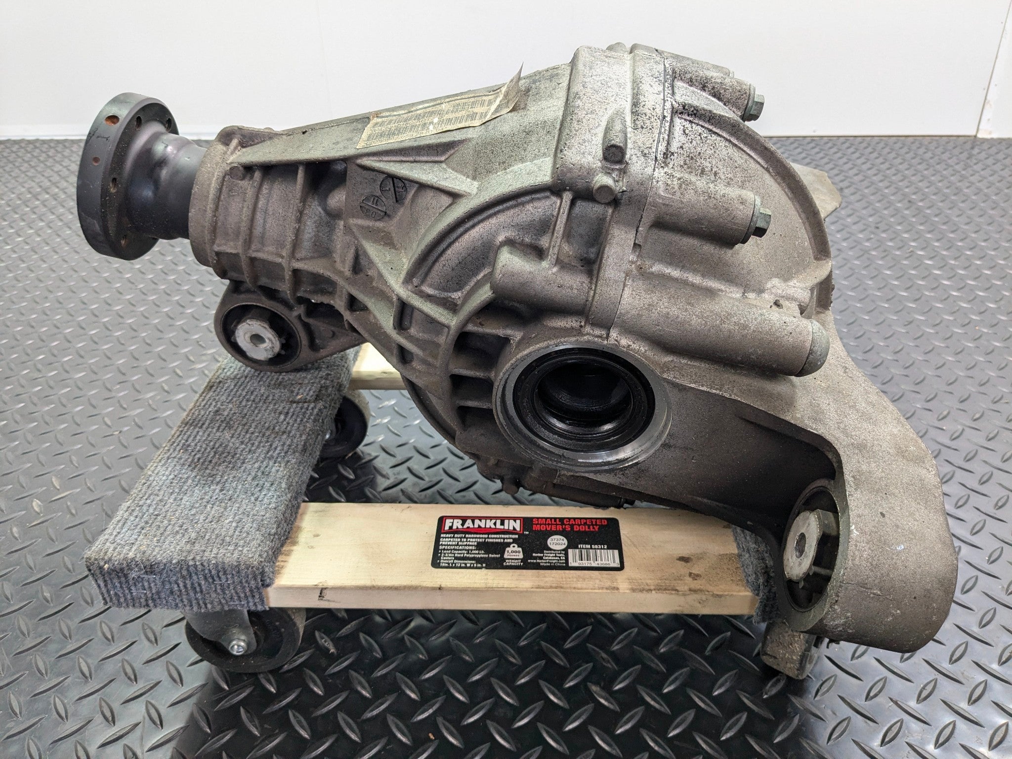 2004 - 2006 OEM PORSCHE CAYENNE V6 REAR DIFFERENTIAL AXLE CARRIER ASSEMBLY