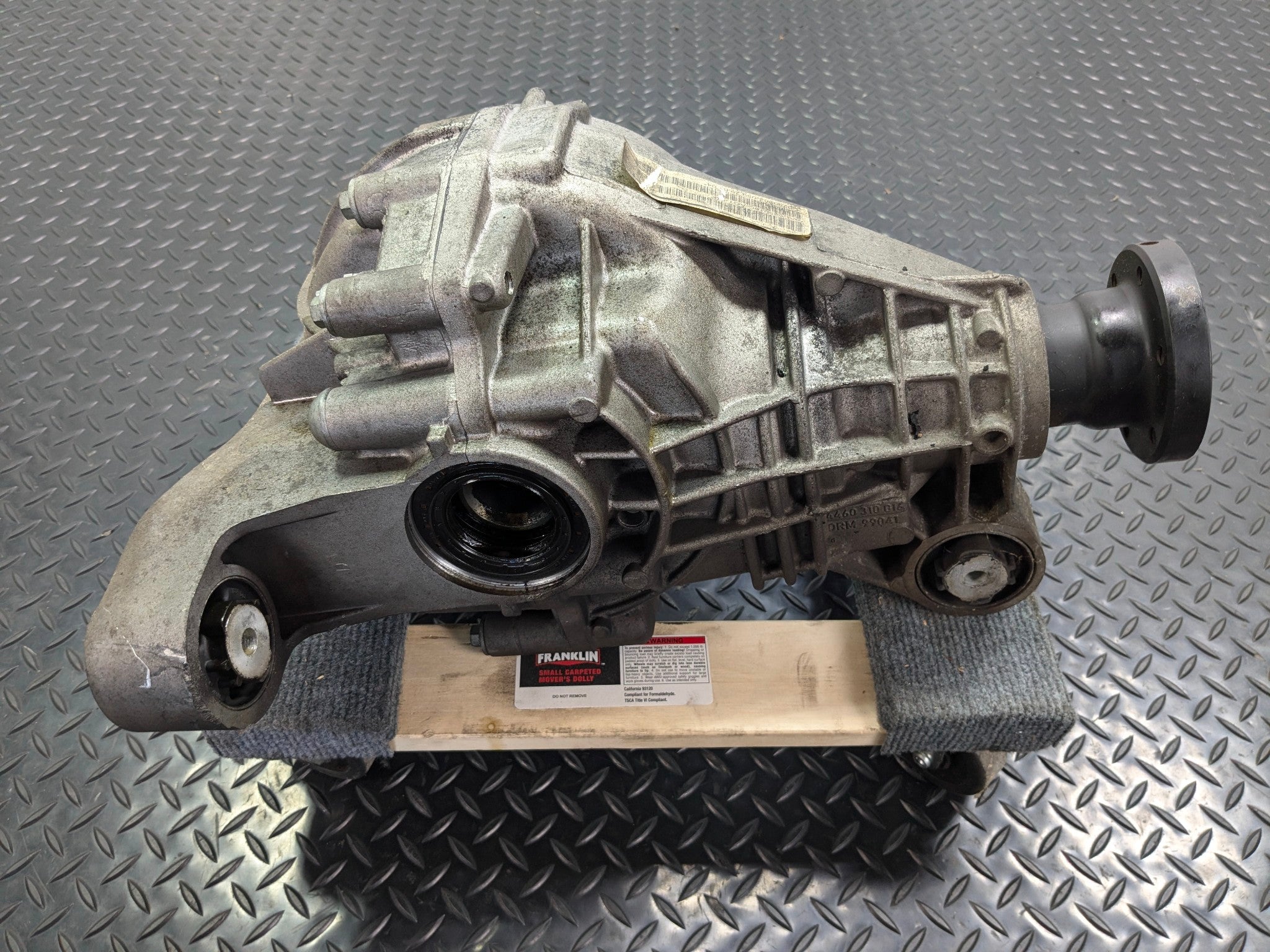 2004 - 2006 OEM PORSCHE CAYENNE V6 REAR DIFFERENTIAL AXLE CARRIER ASSEMBLY