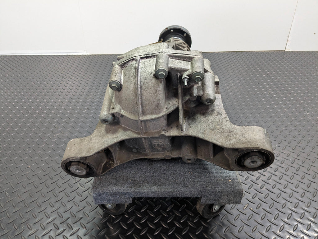 2004 - 2006 OEM PORSCHE CAYENNE V6 REAR DIFFERENTIAL AXLE CARRIER ASSEMBLY