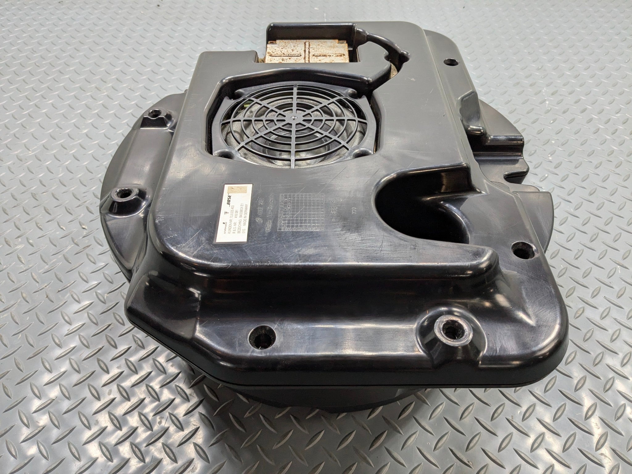 2004 - 2006 OEM PORSCHE CAYENNE V6 REAR TRUNK BOSE SUBWOOFER SPEAKER BOX