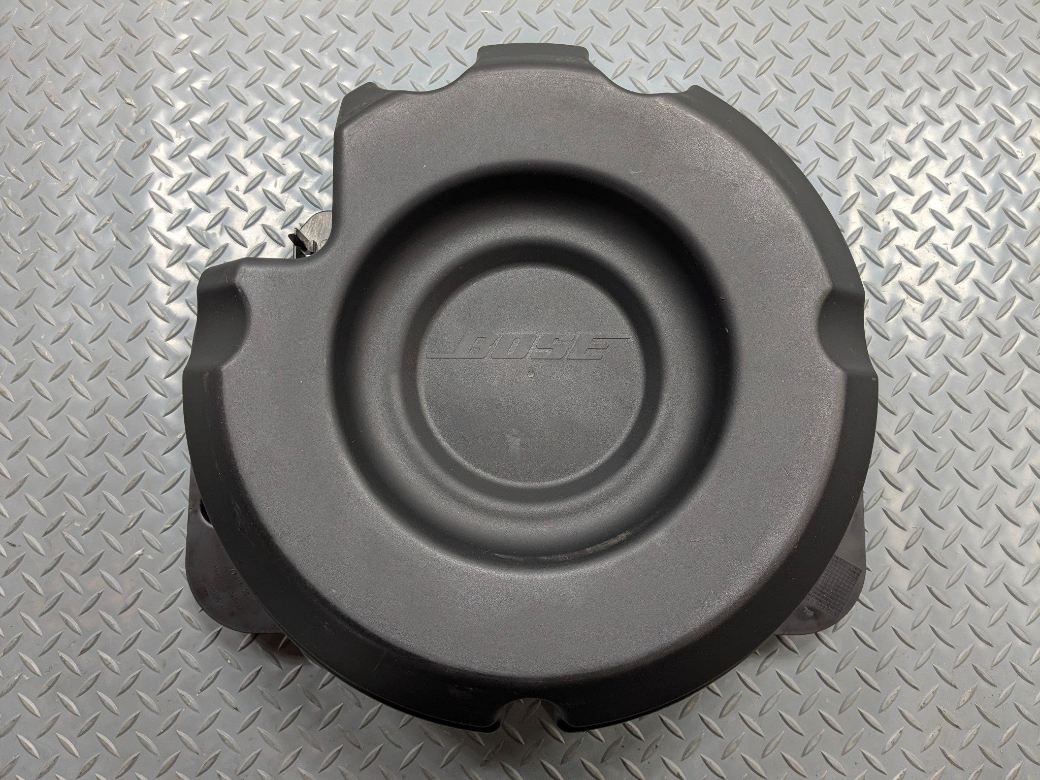2004 - 2006 OEM PORSCHE CAYENNE V6 REAR TRUNK BOSE SUBWOOFER SPEAKER BOX