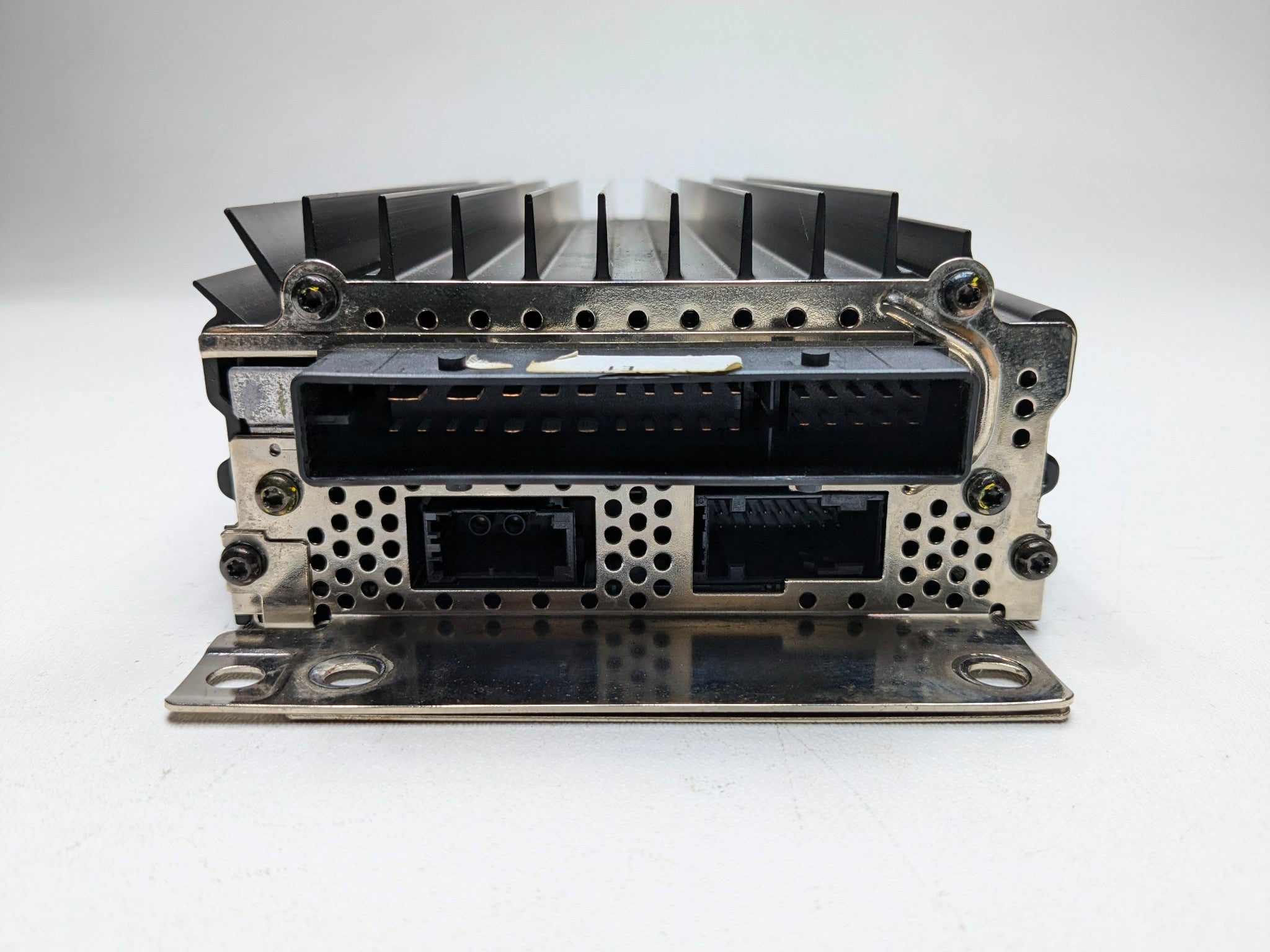 2004 - 2006 OEM PORSCHE CAYENNE V6 BOSE AUDIO RADIO STEREO AMP SYSTEM AMPLIFIER