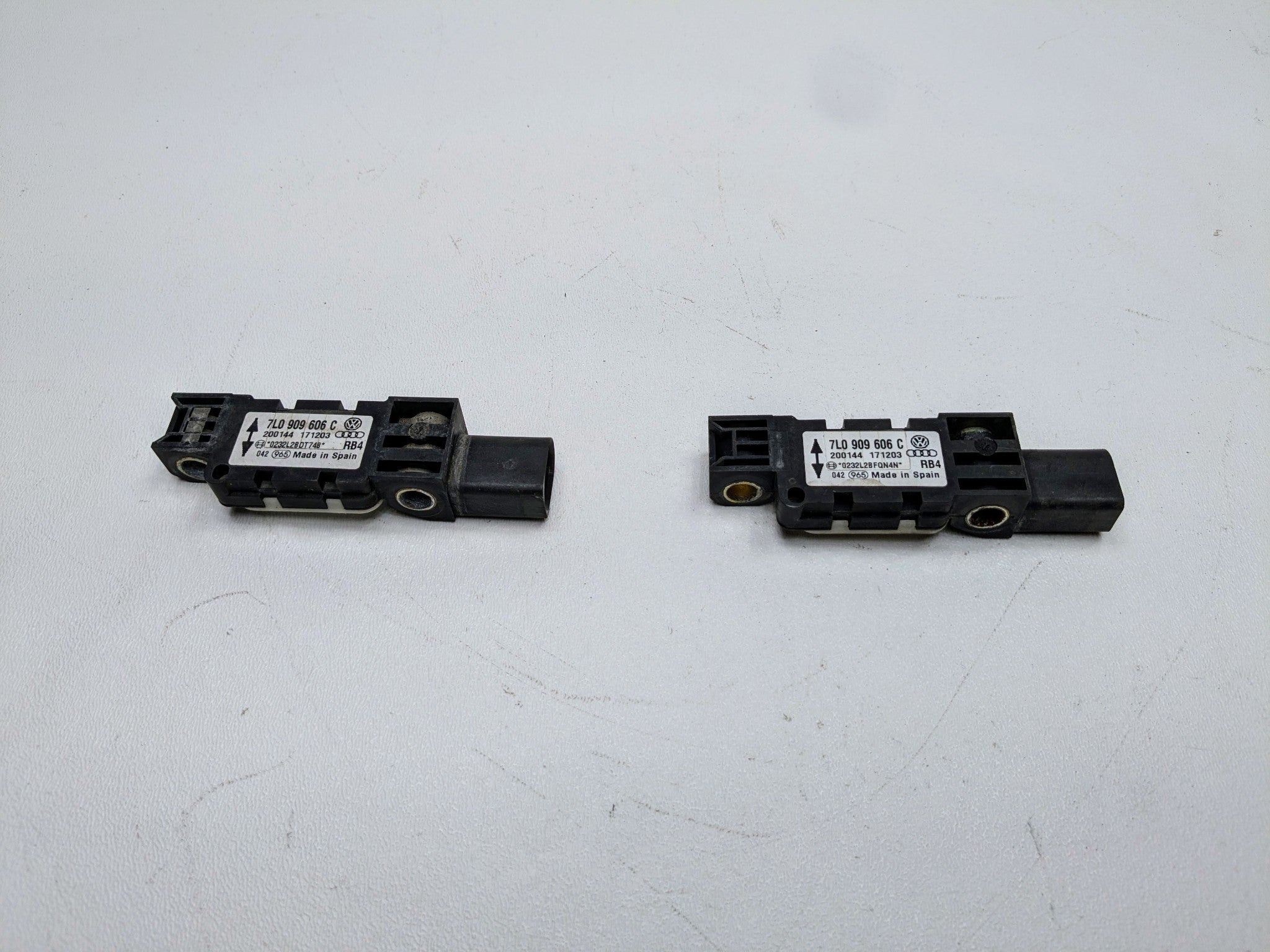 04 - 06 OEM PORSCHE CAYENNE V6 FRONT CRASH IMPACT SENSOR CONTROL MODULE