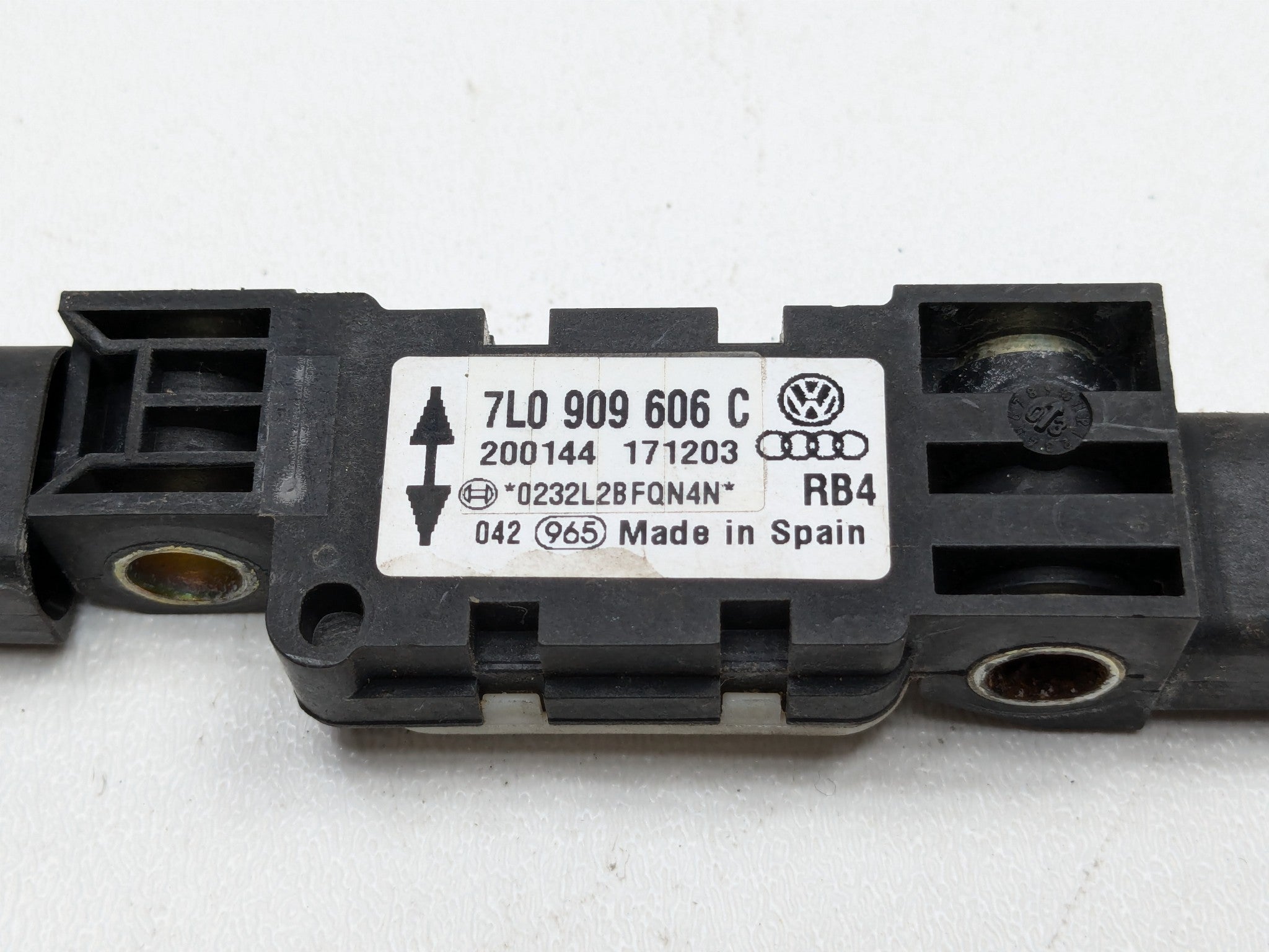 04 - 06 OEM PORSCHE CAYENNE V6 FRONT CRASH IMPACT SENSOR CONTROL MODULE