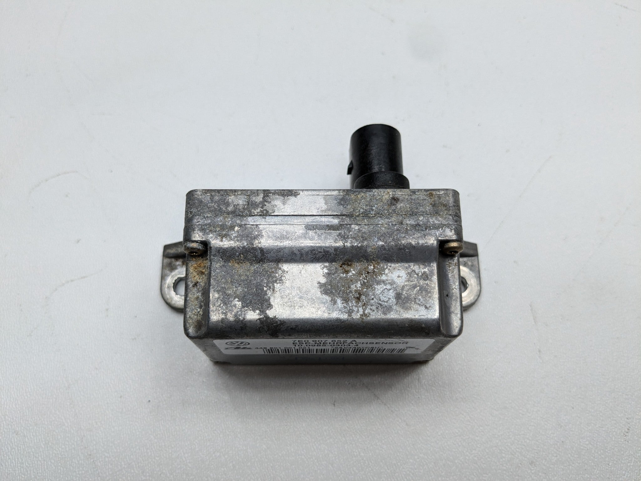 2004 - 2006 OEM PORSCHE CAYENNE V6 YAW RATE SENSOR CONTROL MODULE UNIT