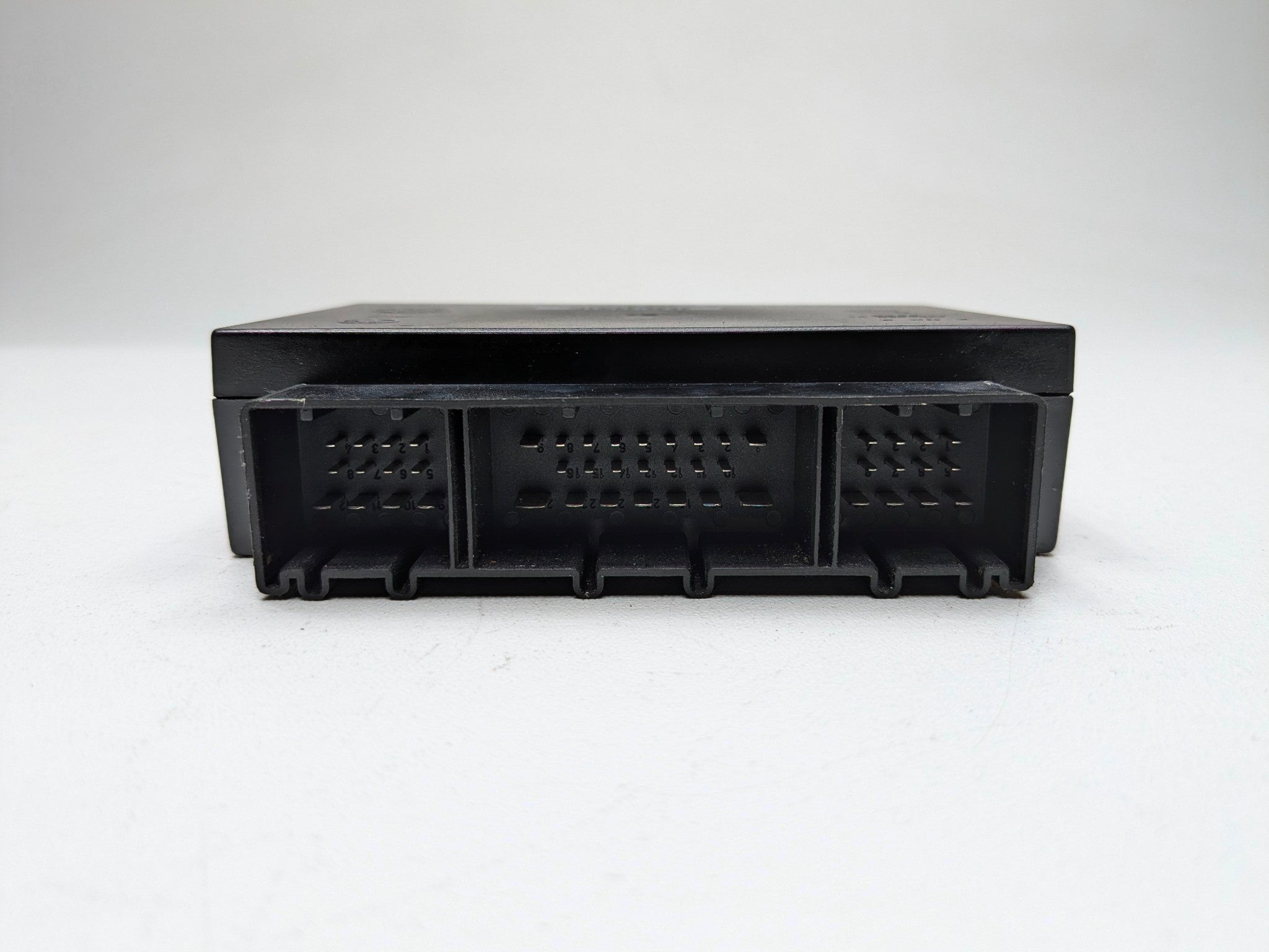 2004 - 2006 OEM PORSCHE CAYENNE V6 BCM BODY COMPUTER CONTROL MODULE UNIT