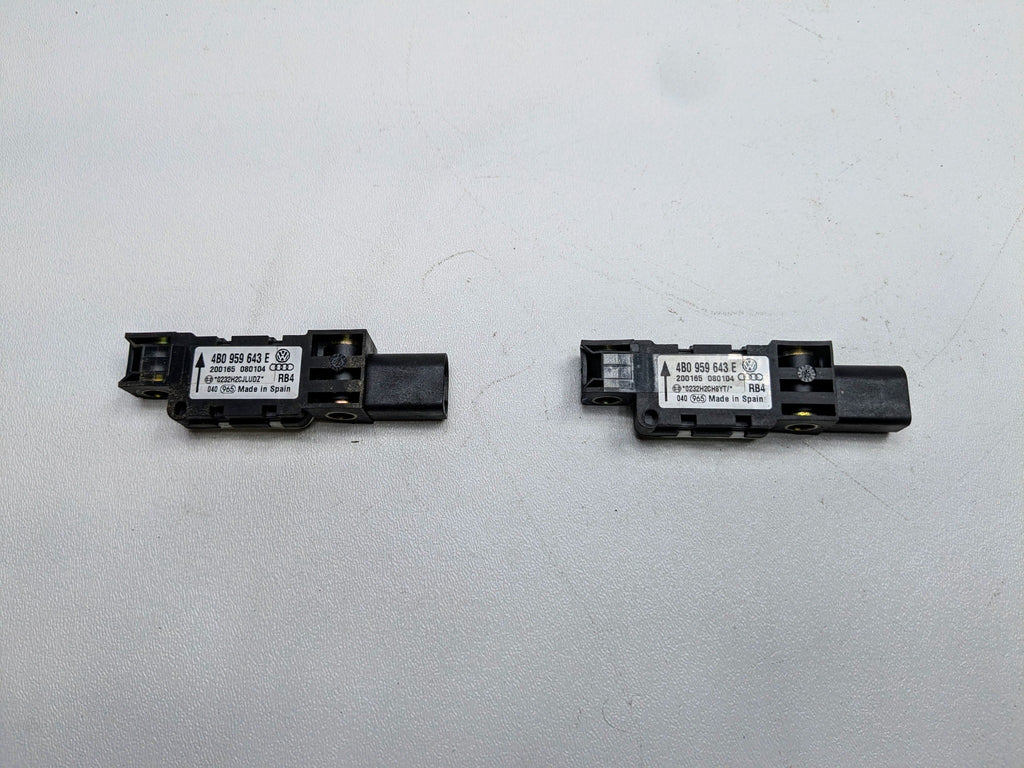 2004 - 2006 OEM PORSCHE CAYENNE V6 REAR LEFT AND RIGHT SIDE CRASH IMPACT SENSOR