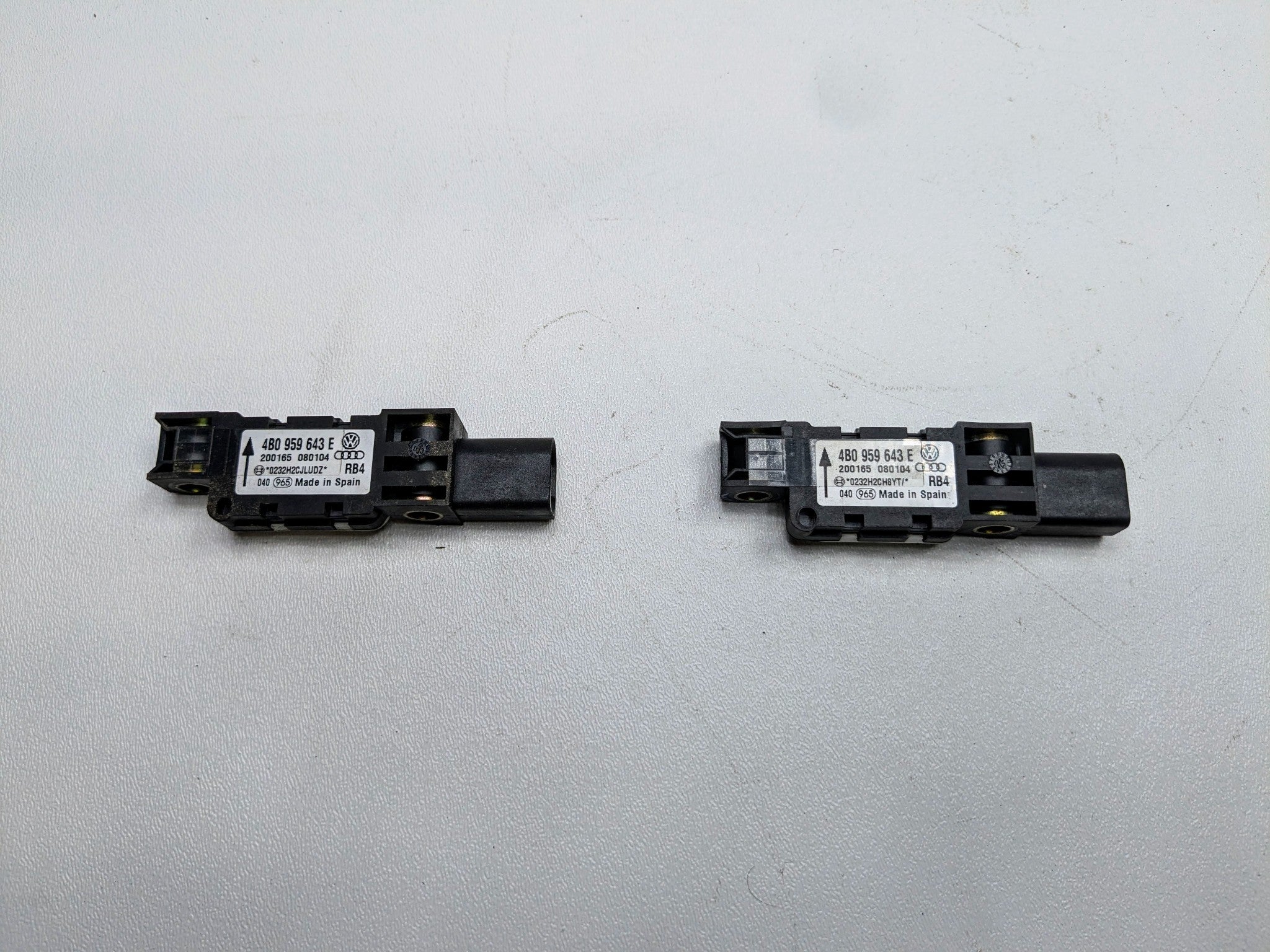 2004 - 2006 OEM PORSCHE CAYENNE V6 REAR LEFT AND RIGHT SIDE CRASH IMPACT SENSOR