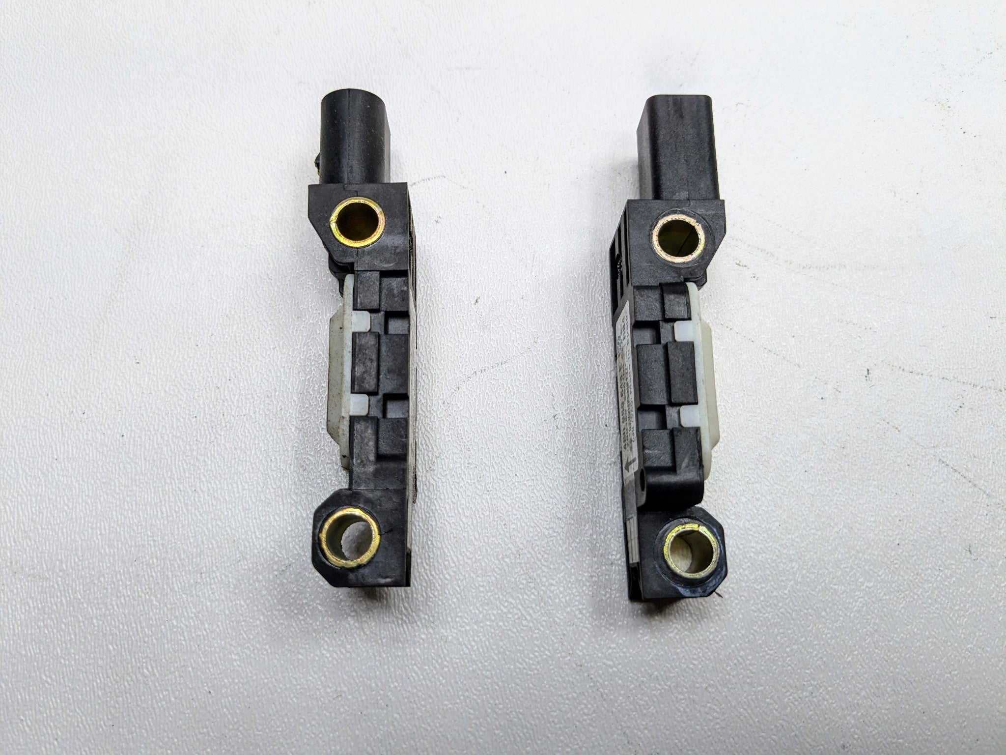 2004 - 2006 OEM PORSCHE CAYENNE V6 REAR LEFT AND RIGHT SIDE CRASH IMPACT SENSOR