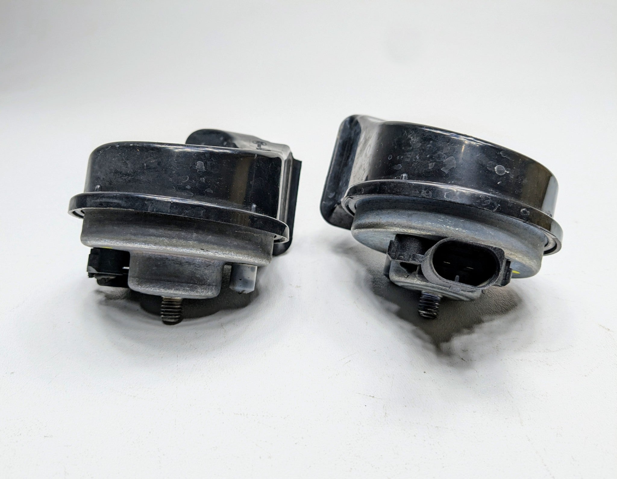 10 - 11 OEM BMW 535I GT FRONT LEFT AND RIGHT SIDE HIGH-LOW NOTE TONE SAFETY HORN