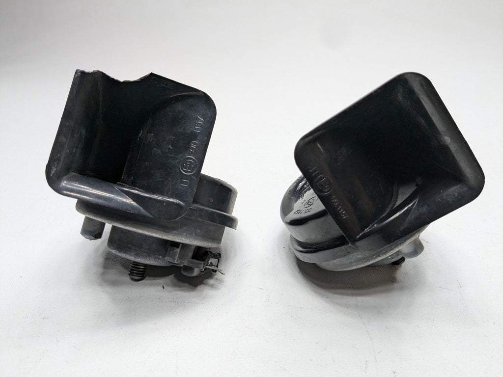 10 - 11 OEM BMW 535I GT FRONT LEFT AND RIGHT SIDE HIGH-LOW NOTE TONE SAFETY HORN