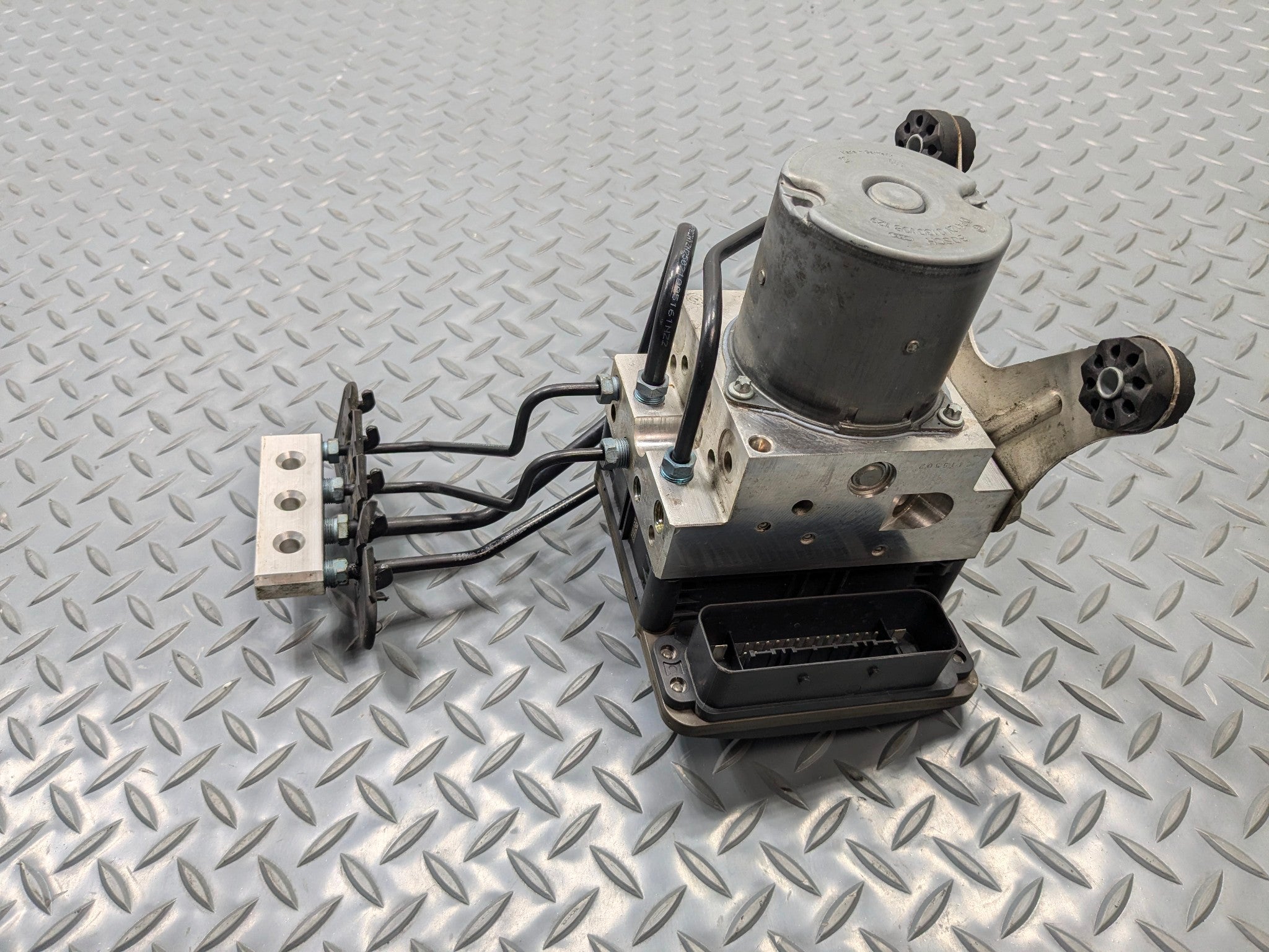 10 - 11 OEM BMW 535I GT ABS ANTI LOCK BRAKE PUMP MODULE WITHOUT ADAPTIVE CRUISE